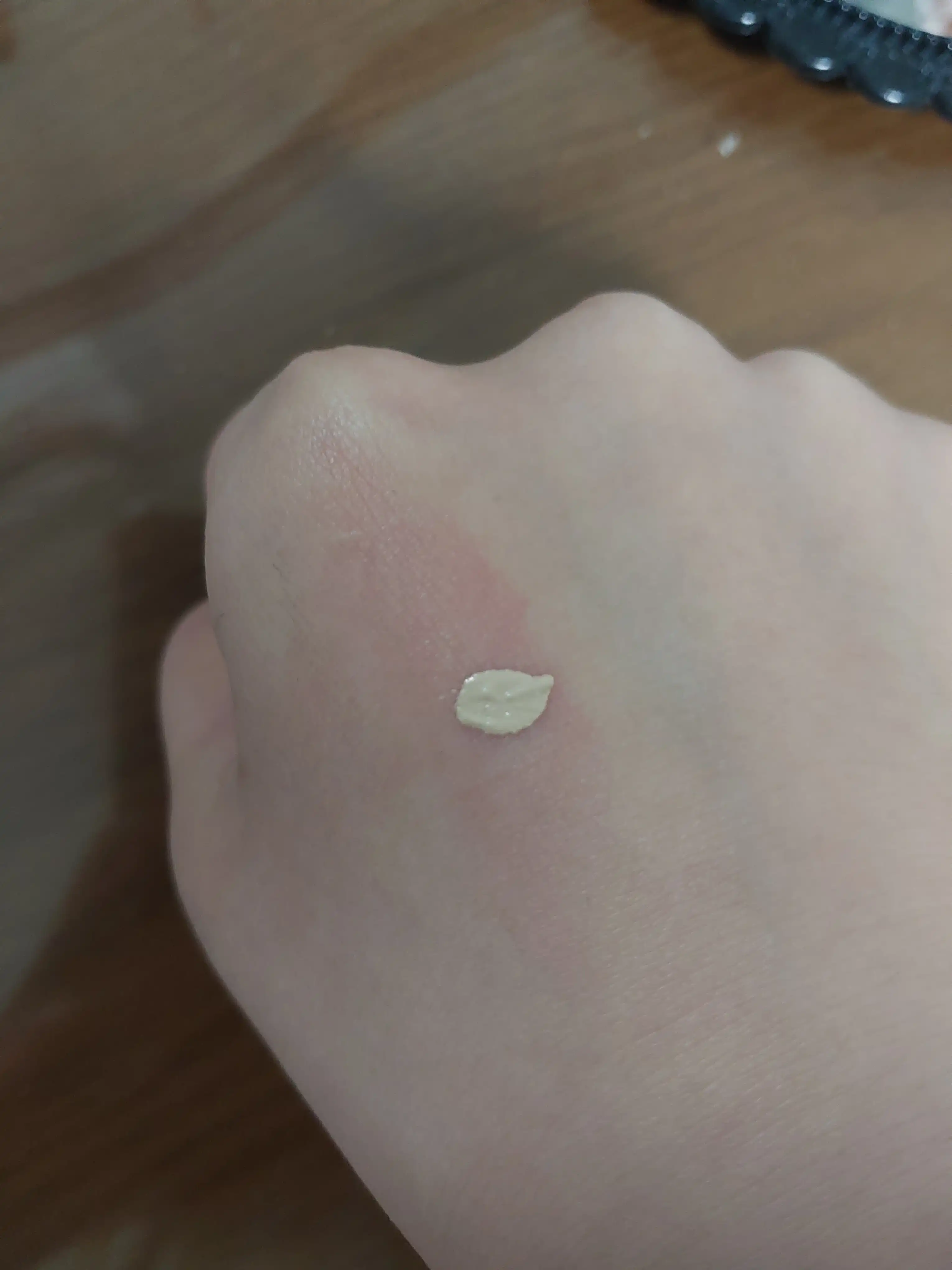 언니의파우치 리뷰 이미지 2 - [더블 롱웨어 커버 컨실러]