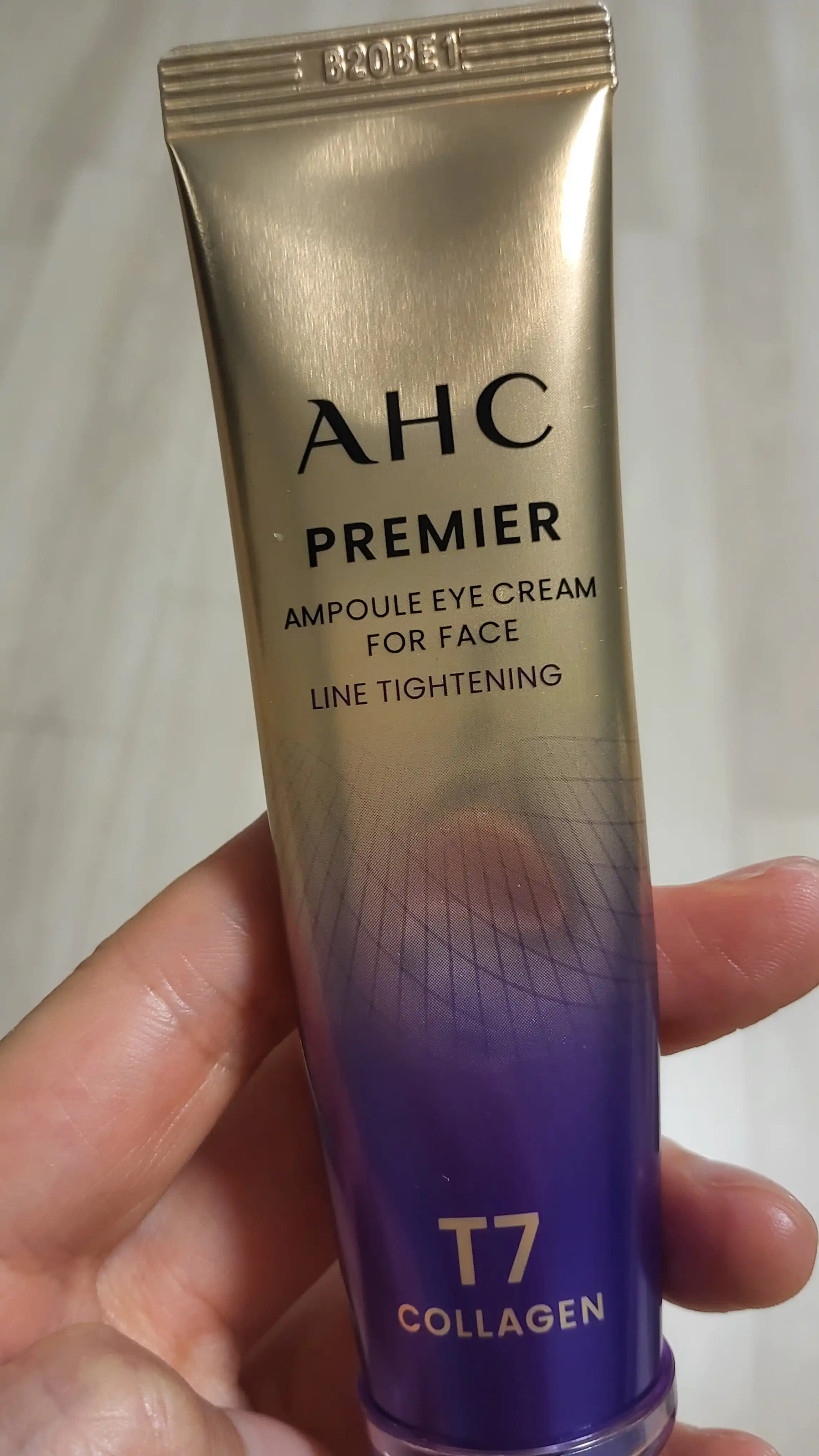 언니의파우치 리뷰 이미지 - [프리미어 앰플 아이크림 포 페이스 라인 타이트닝]
