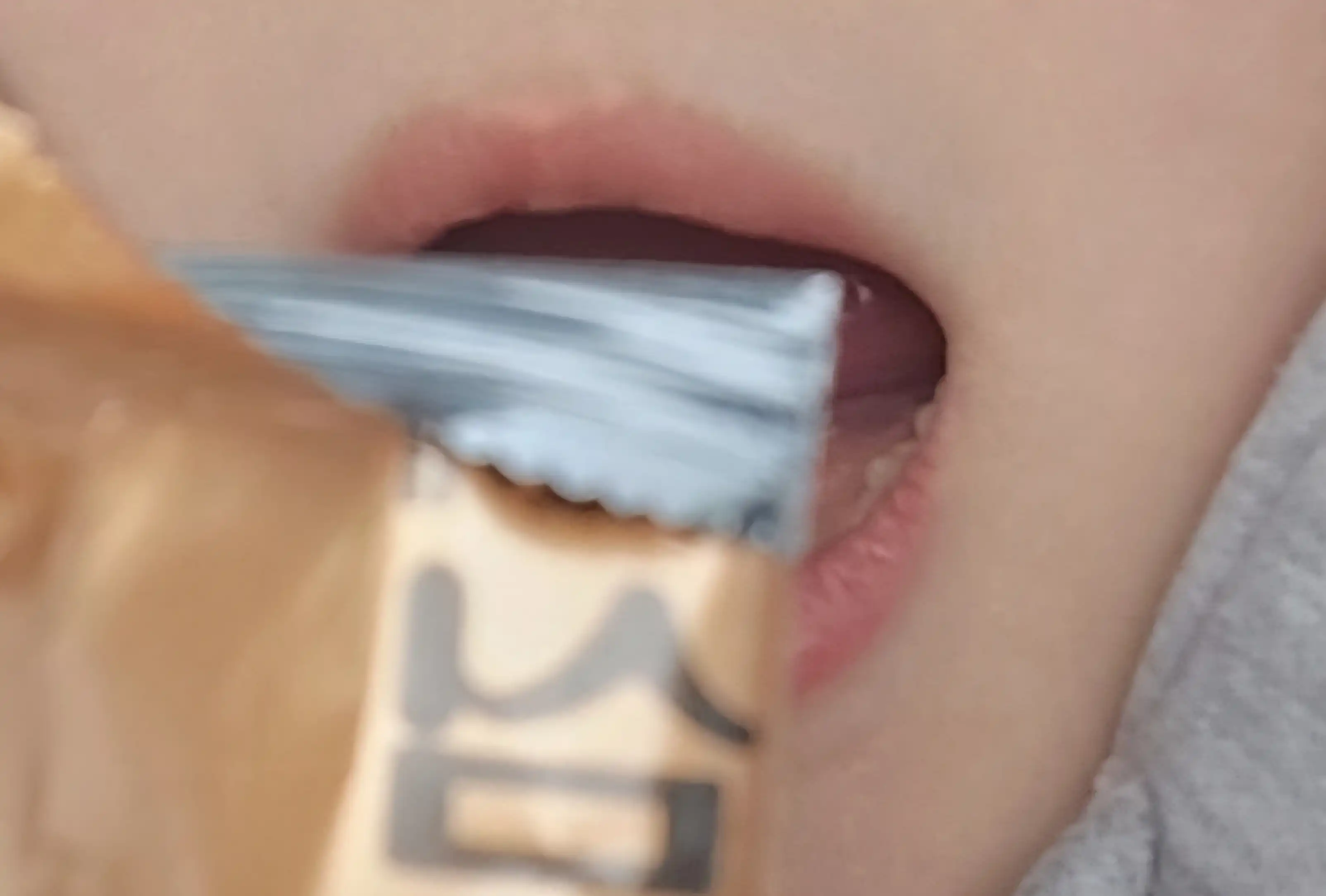 언니의파우치 리뷰 이미지 3 - [꾸뛰르 립틴트 블러 벨벳]