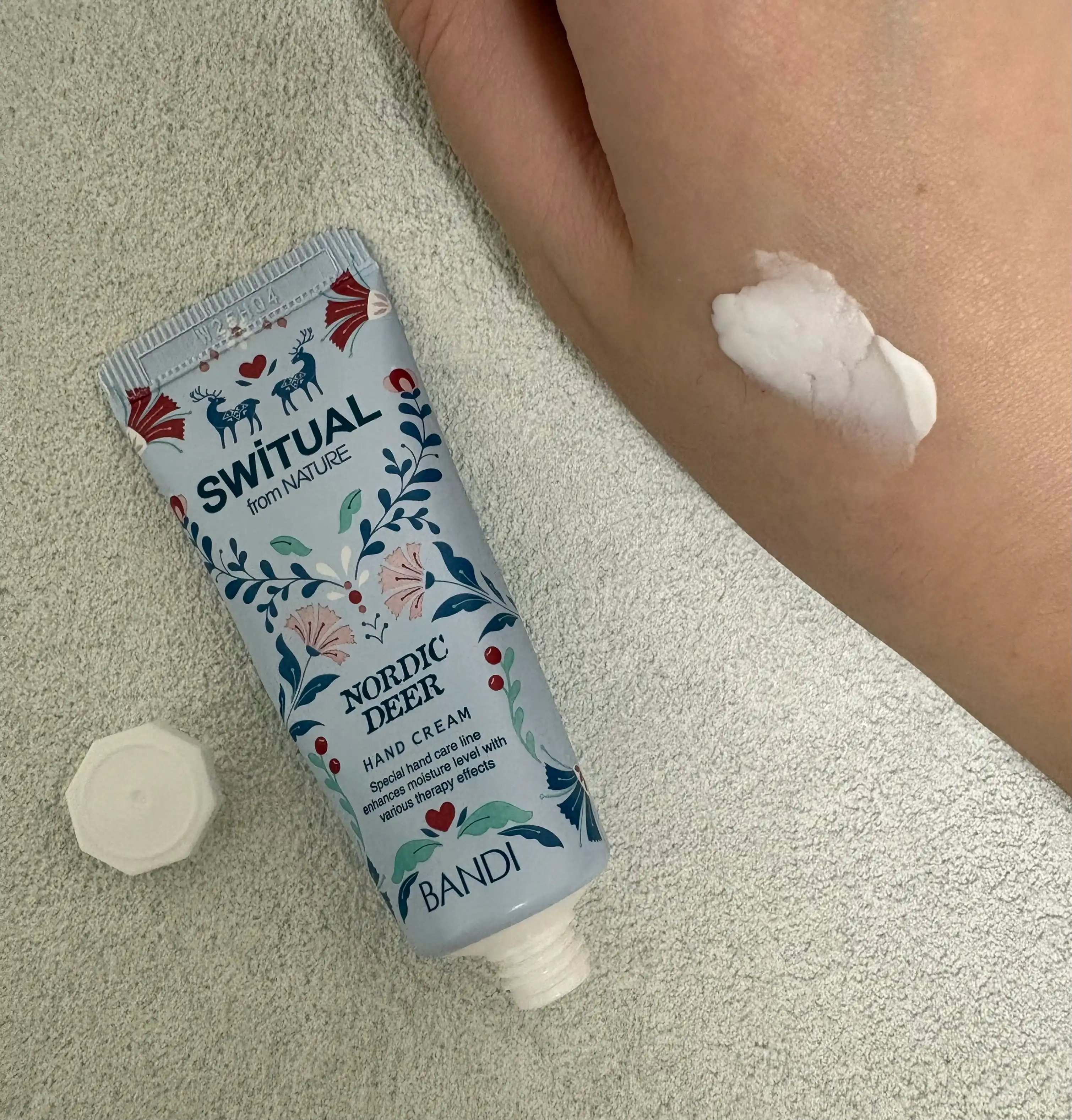 언니의파우치 리뷰 이미지 3 - [스위츄얼 핸드크림 [노르딕디어]]