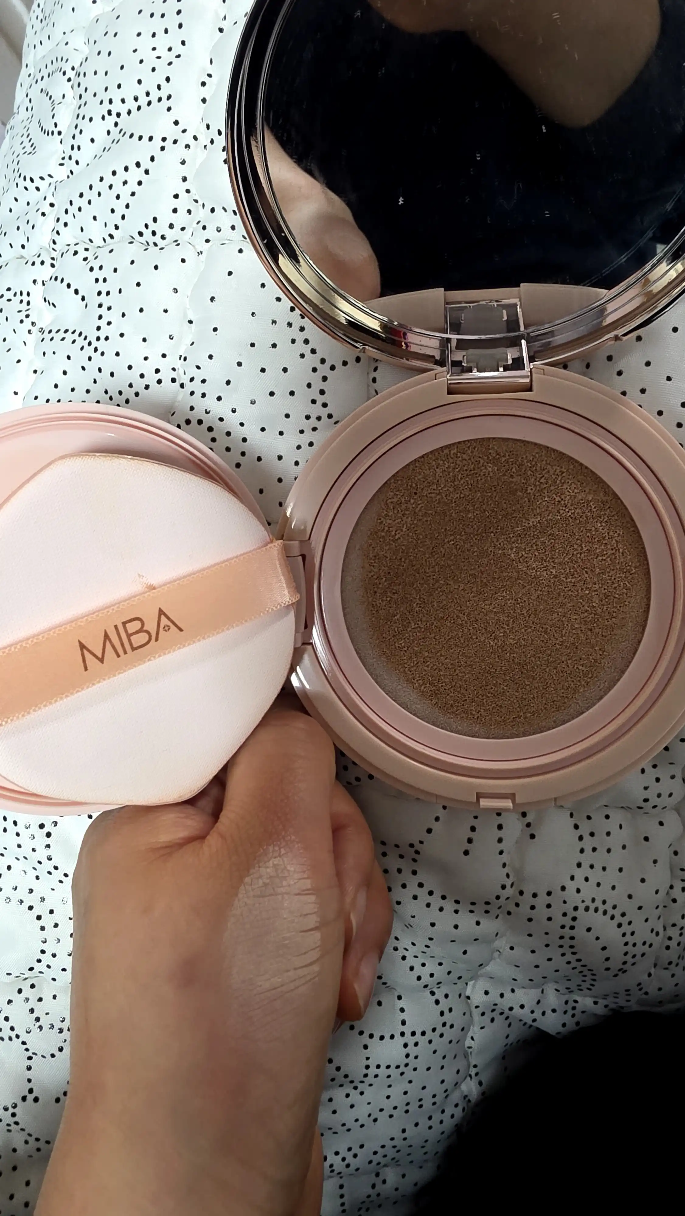 언니의파우치 리뷰 이미지 3 - [이온칼슘 파운데이션 더블 쿠션 글로우]