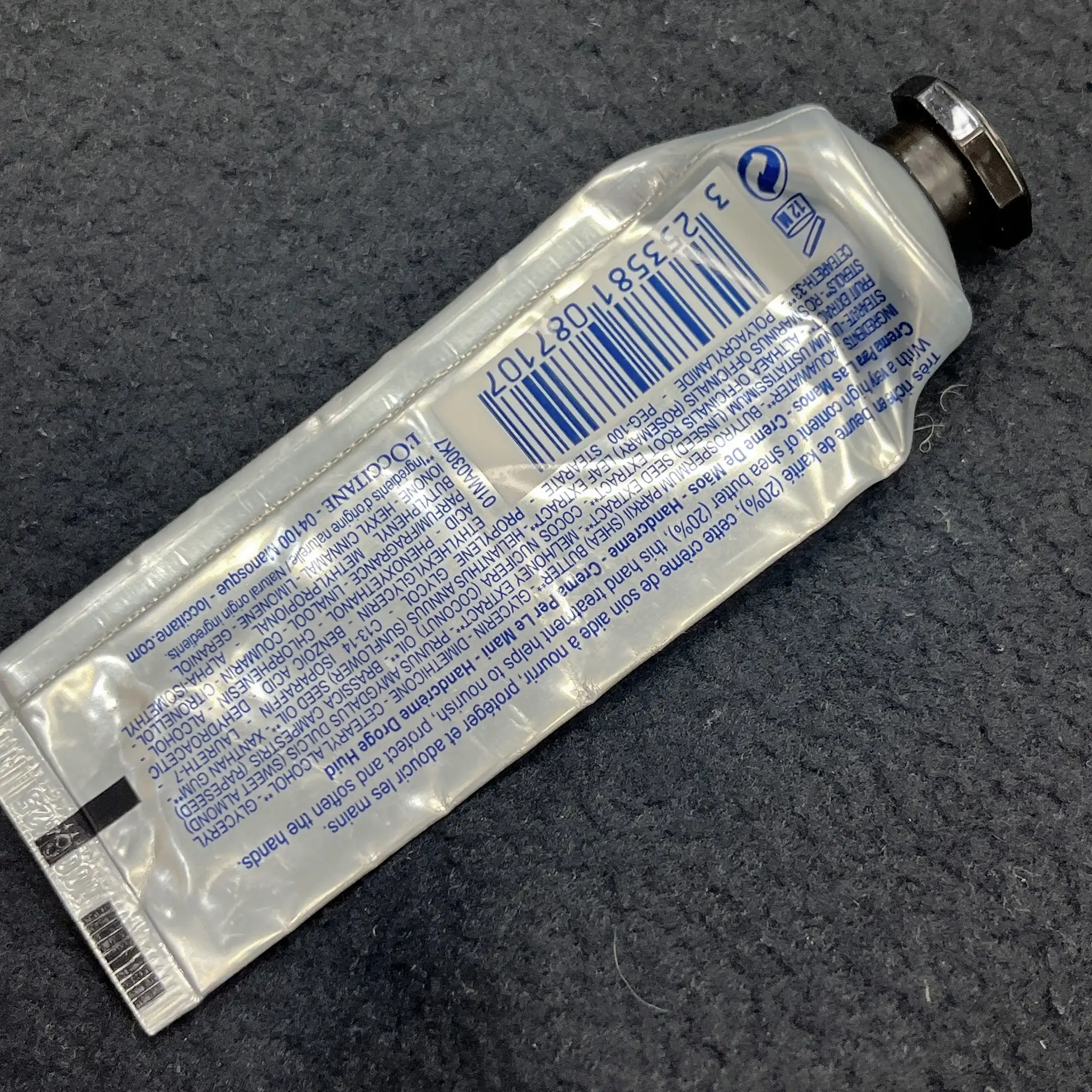 언니의파우치 리뷰 이미지 2 - [2021 홀리데이 시어 드라이 스킨 핸드 크림]