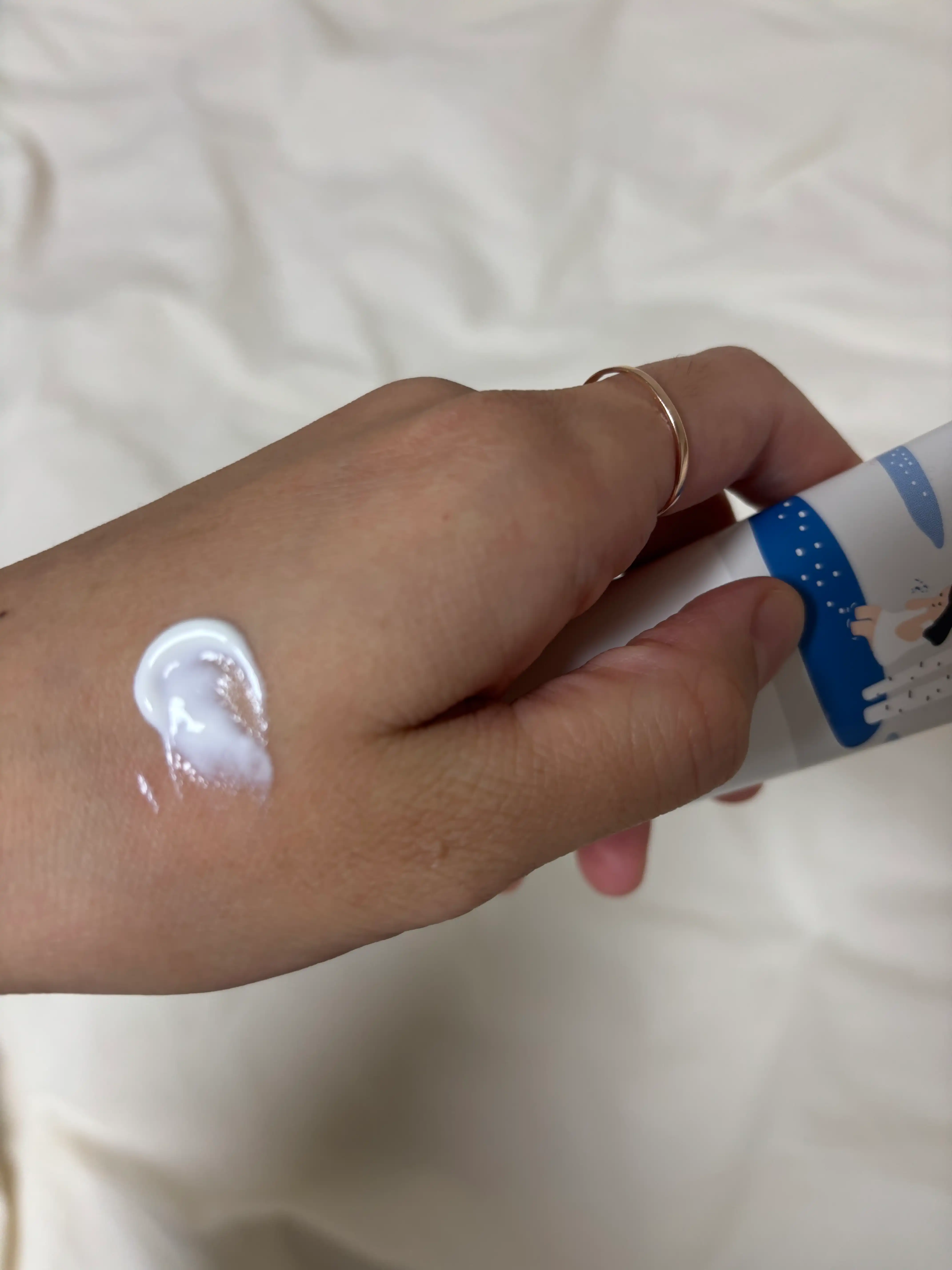 언니의파우치 리뷰 이미지 2 - [자작나무 수분 선크림]