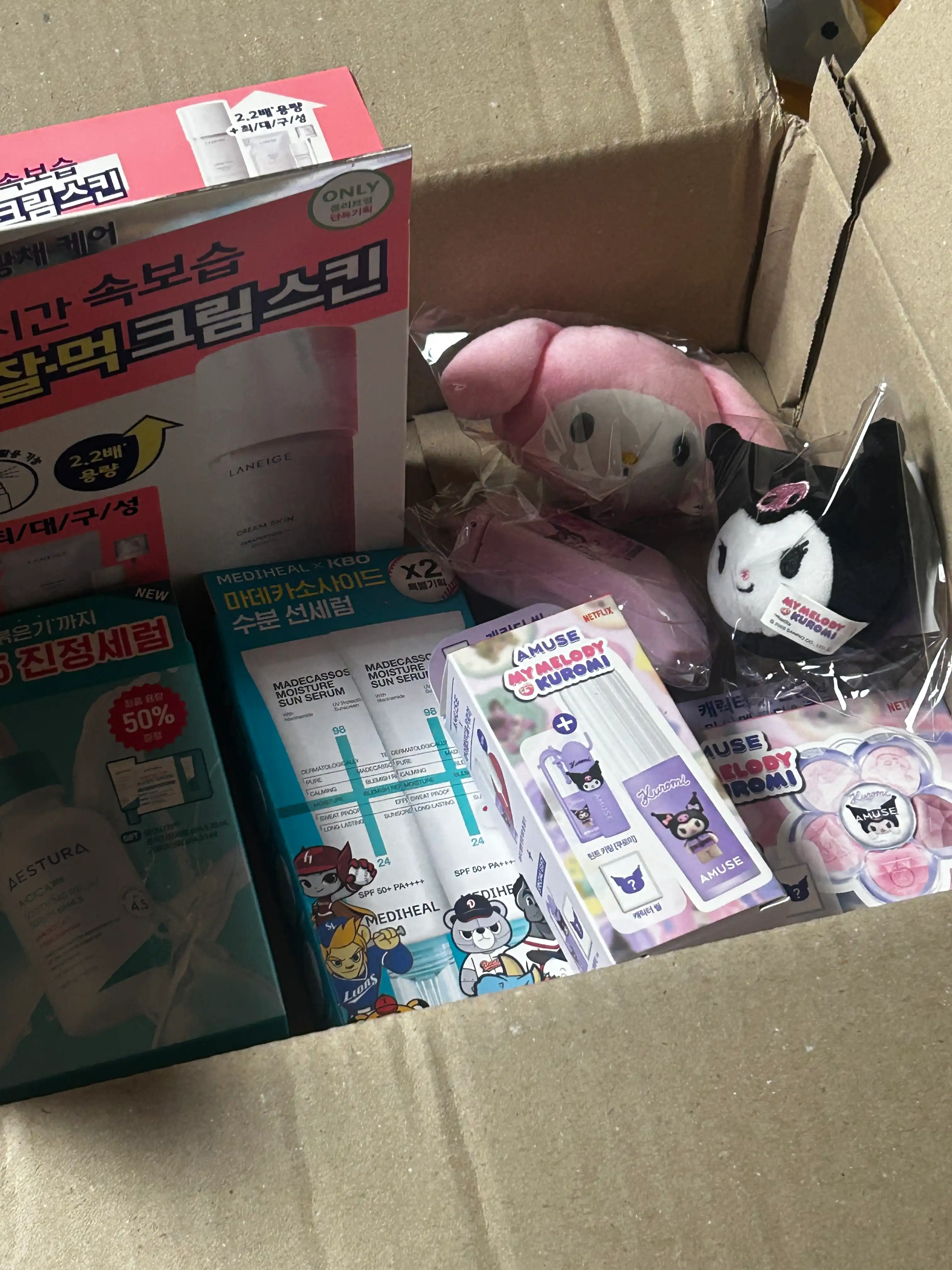 언니의파우치 리뷰 이미지 4 - [(마이멜로디&쿠로미 에디션) 꽃 아이 팔레트]