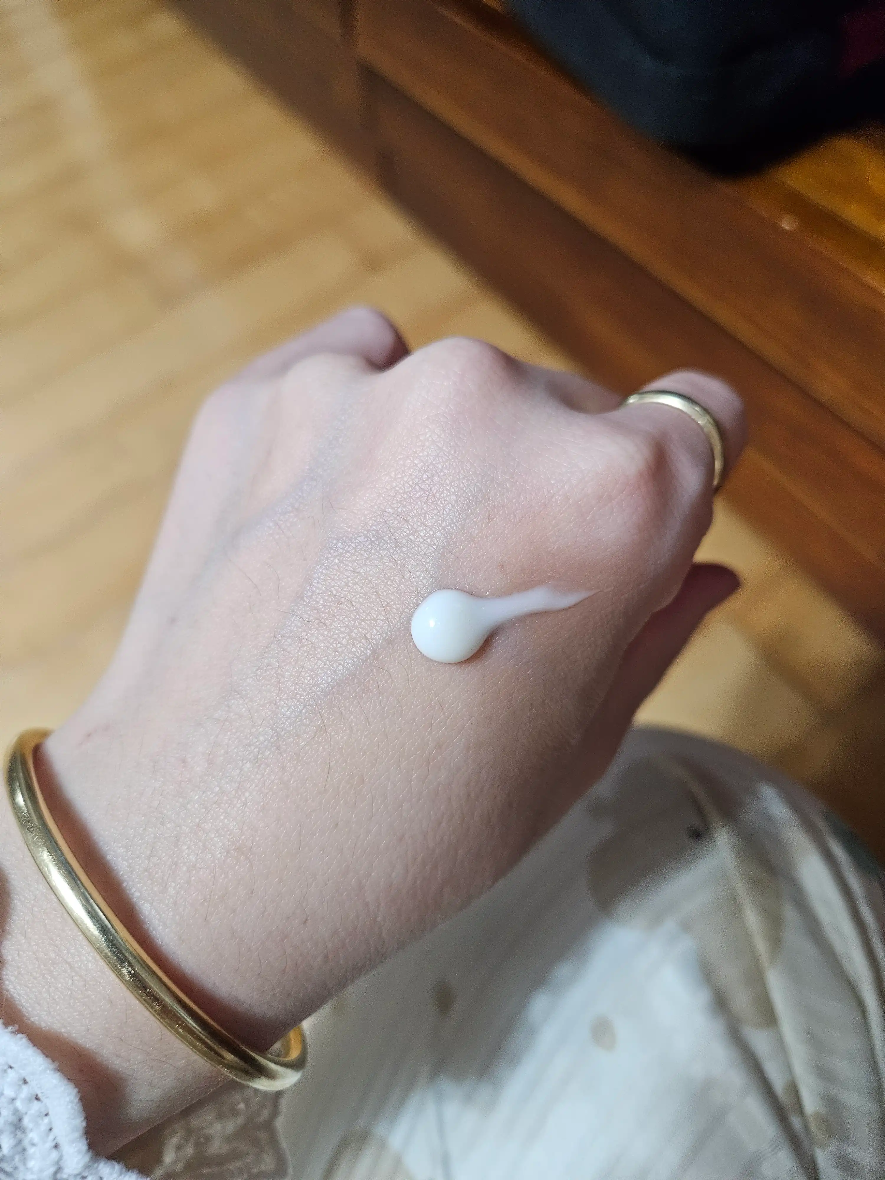 언니의파우치 리뷰 이미지 2 - [UV 아쿠아 리치 워터리 에센스]