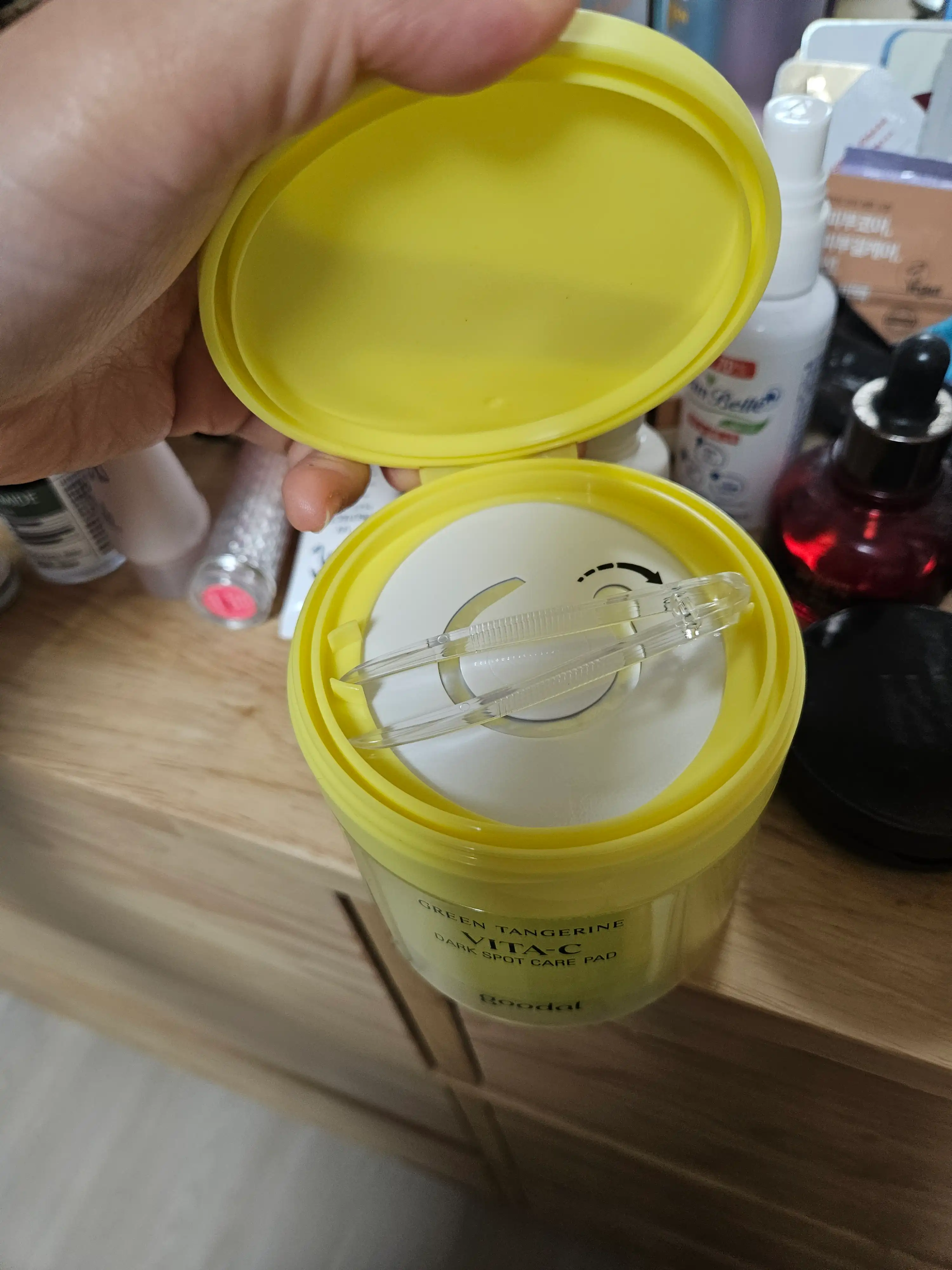 언니의파우치 리뷰 이미지 3 - [청귤 비타C 잡티케어 패드 알파 ]
