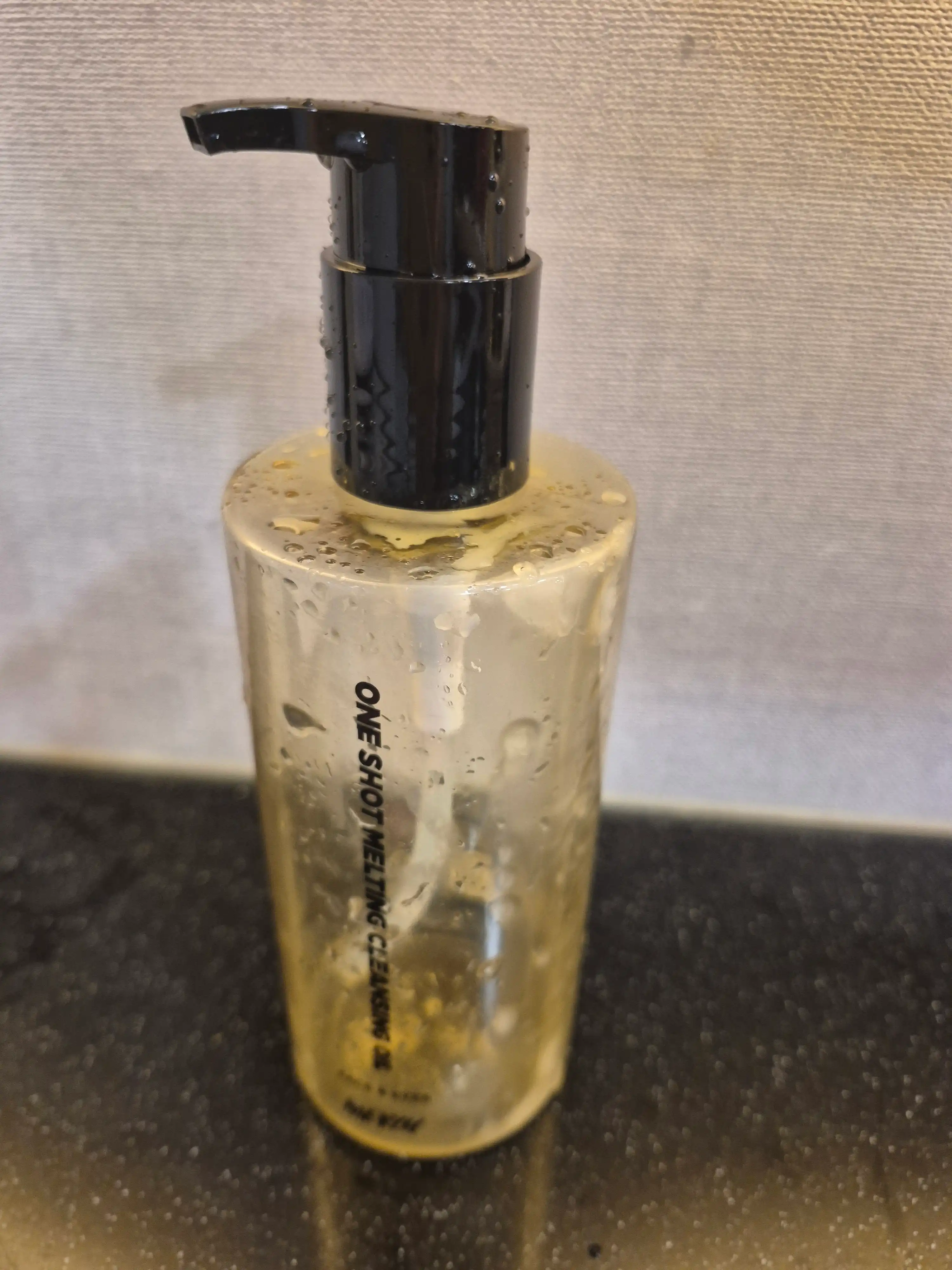 언니의파우치 리뷰 이미지 2 - [원 샷 멜팅 클렌징 오일]