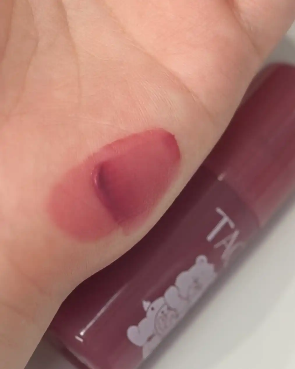 언니의파우치 리뷰 이미지 2 - [(태그X케어베어) 워터핏 젤리 틴트]