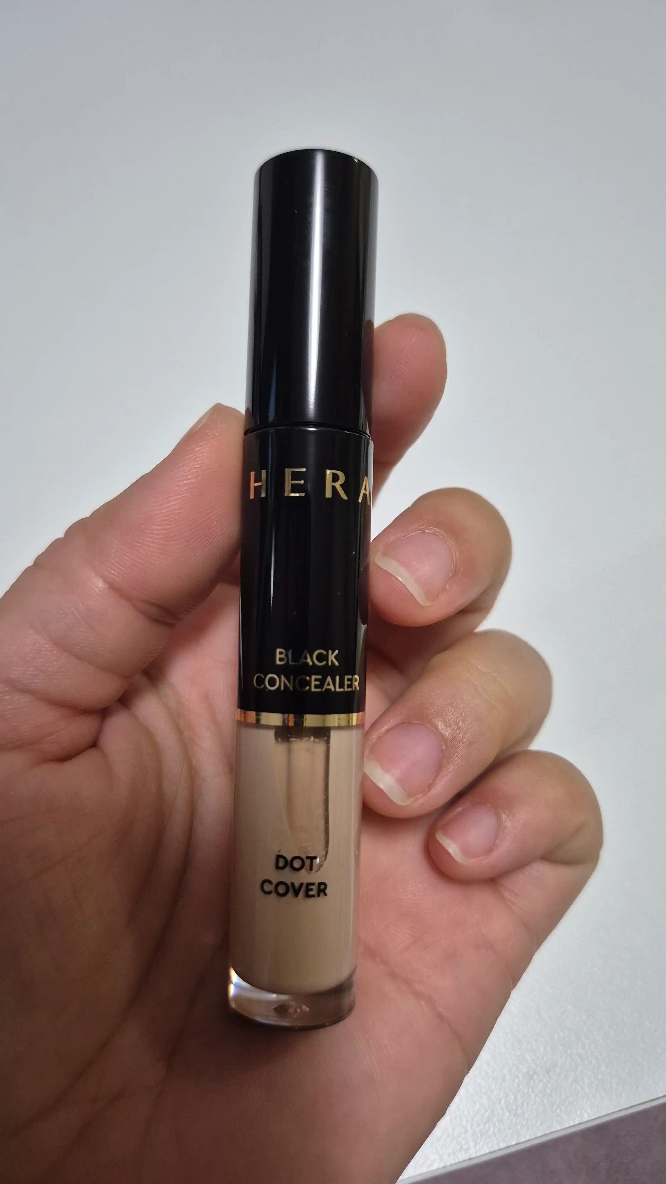 언니의파우치 리뷰 이미지 - [블랙 컨실러 닷 커버 [미디엄 베이지]]