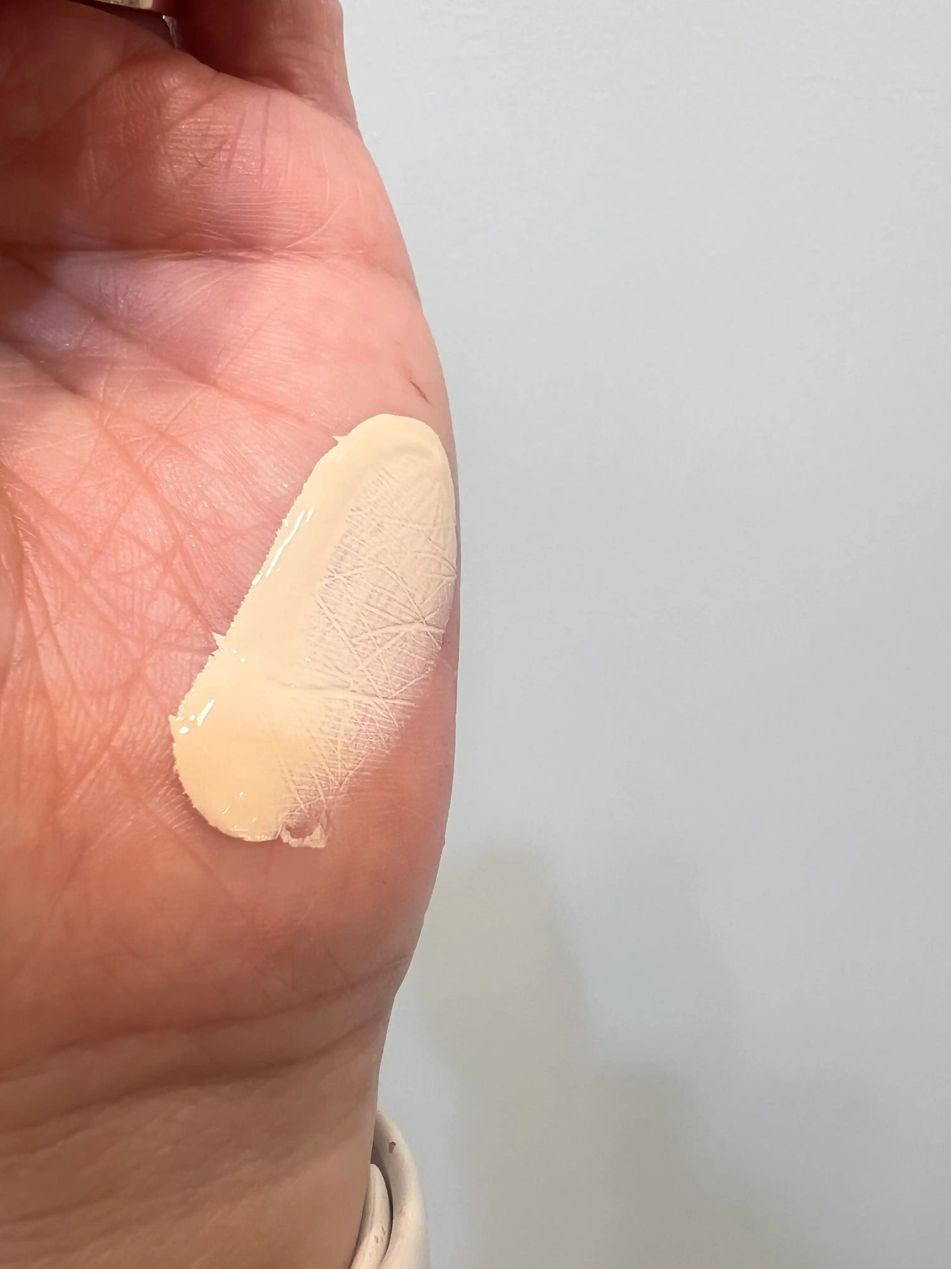 언니의파우치 리뷰 이미지 4 - [비 글로우 파운데이션]