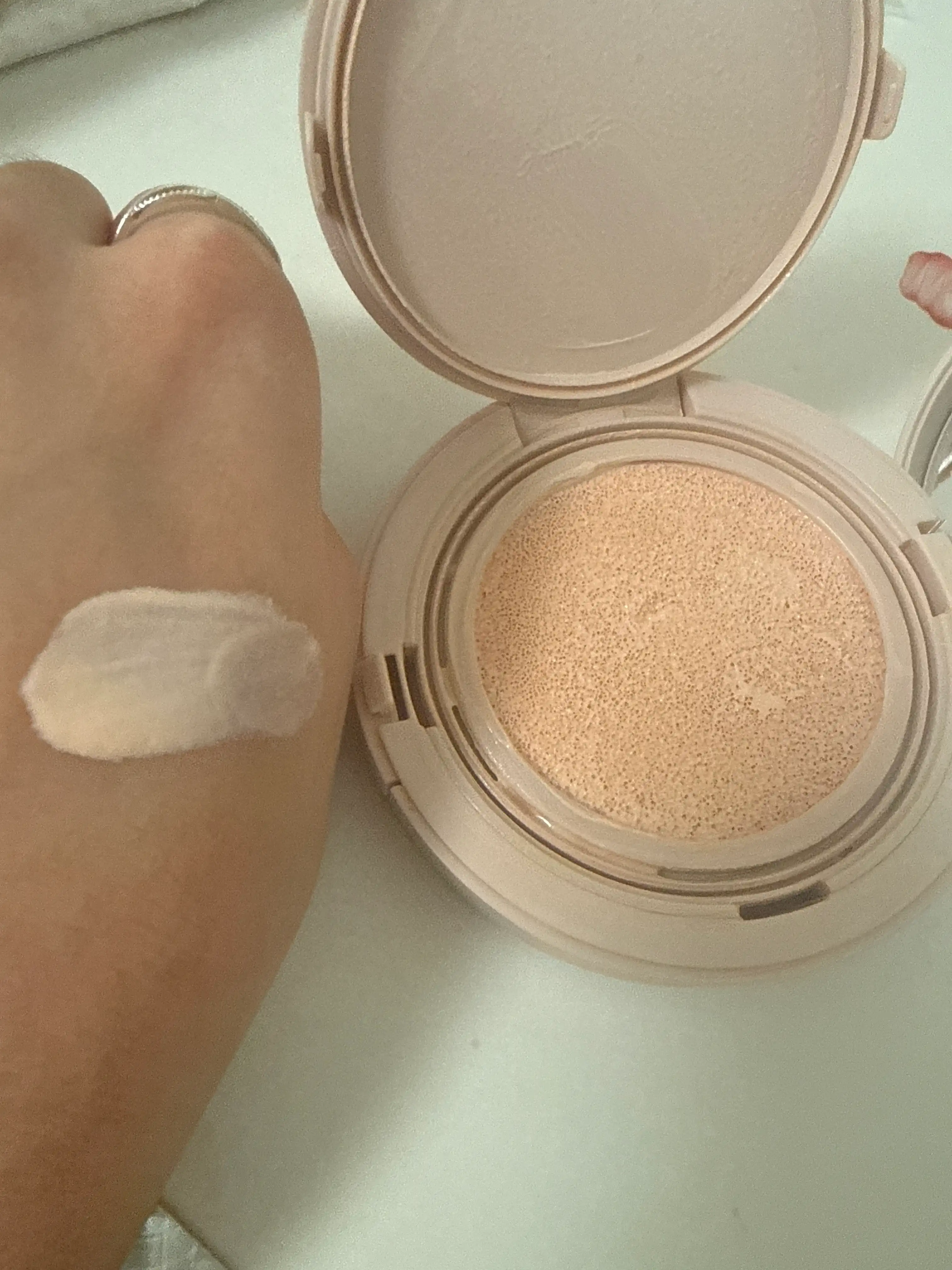 언니의파우치 리뷰 이미지 2 - [비건 듀이 커버 선 쿠션]