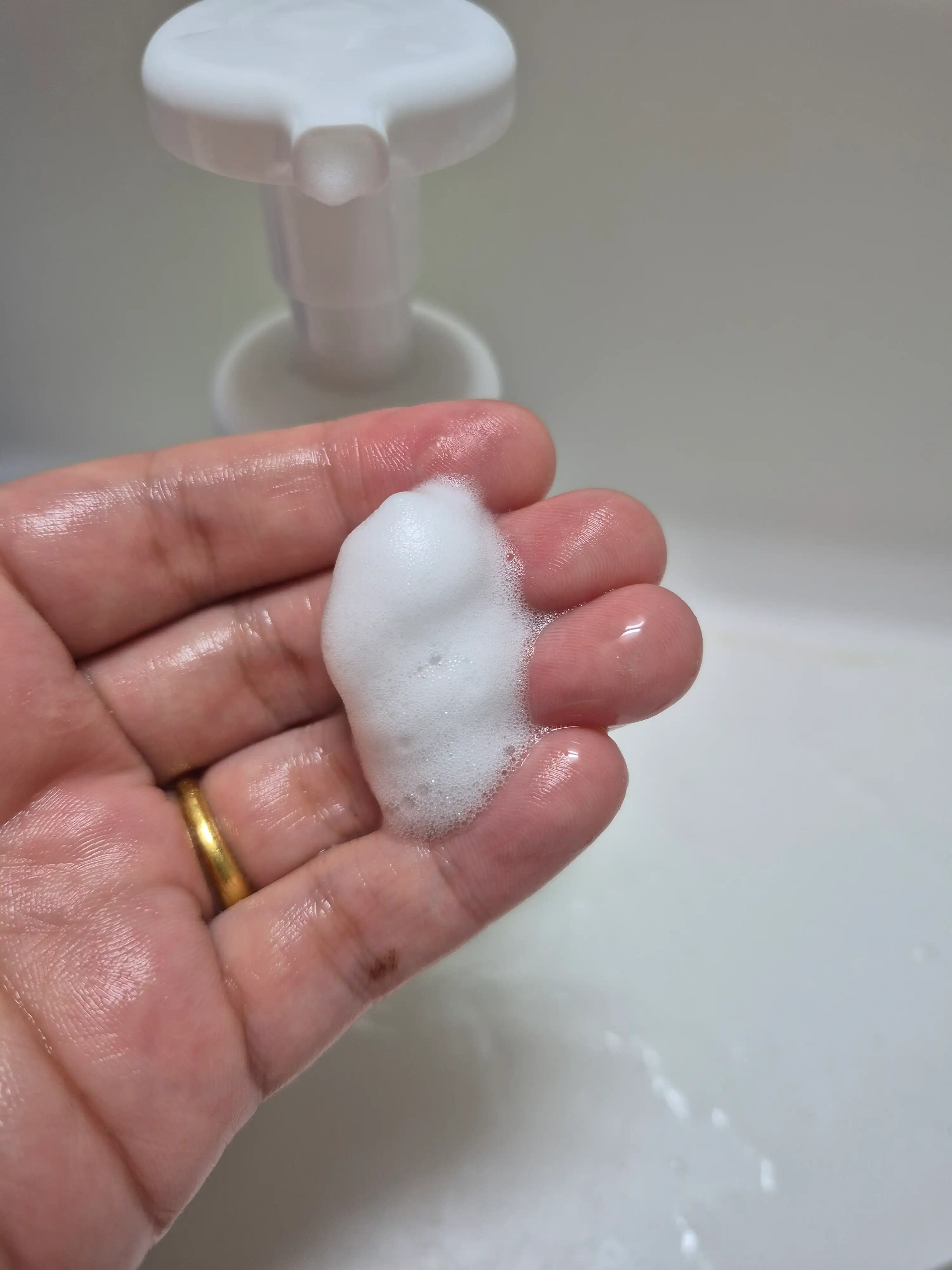 언니의파우치 리뷰 이미지 3 - [아이깨끗해 항균 폼 핸드솝 [청포도향]]