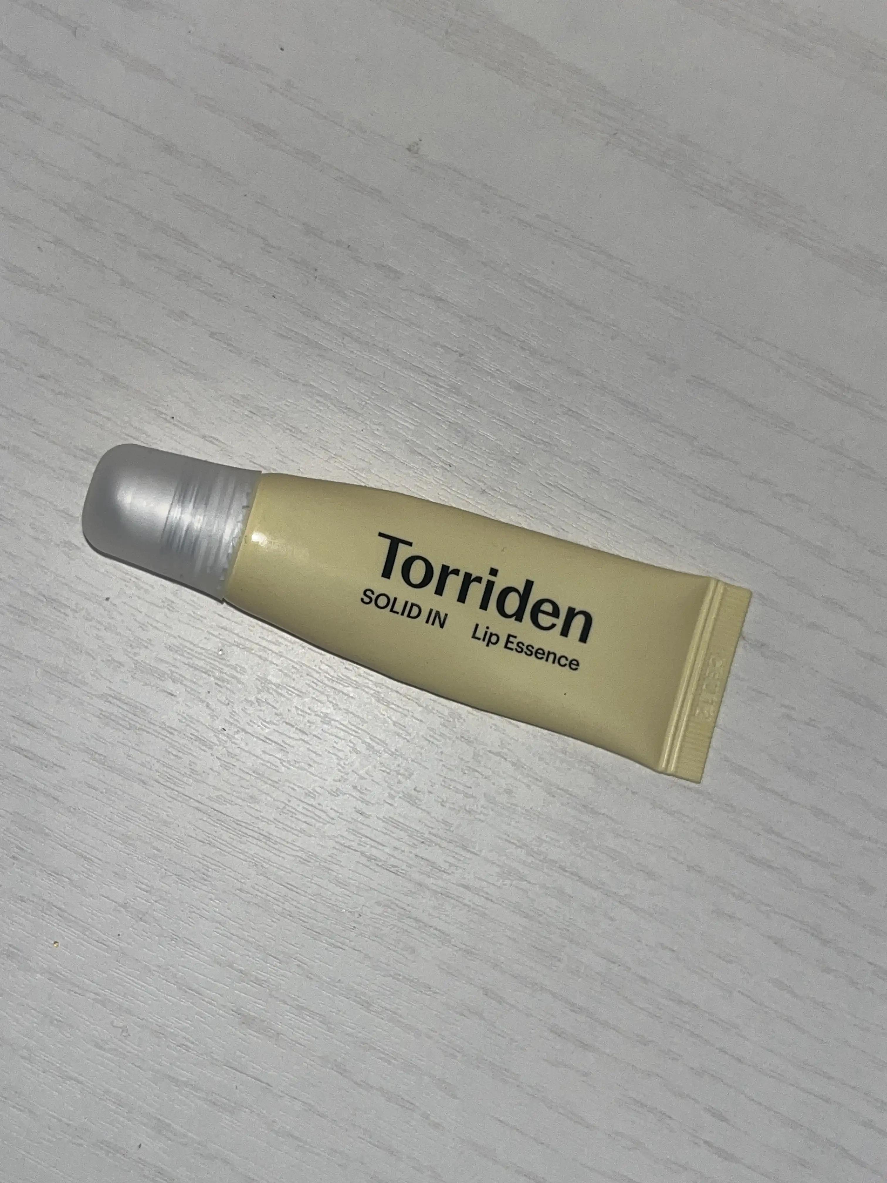 솔리드인 세라마이드 립 에센스