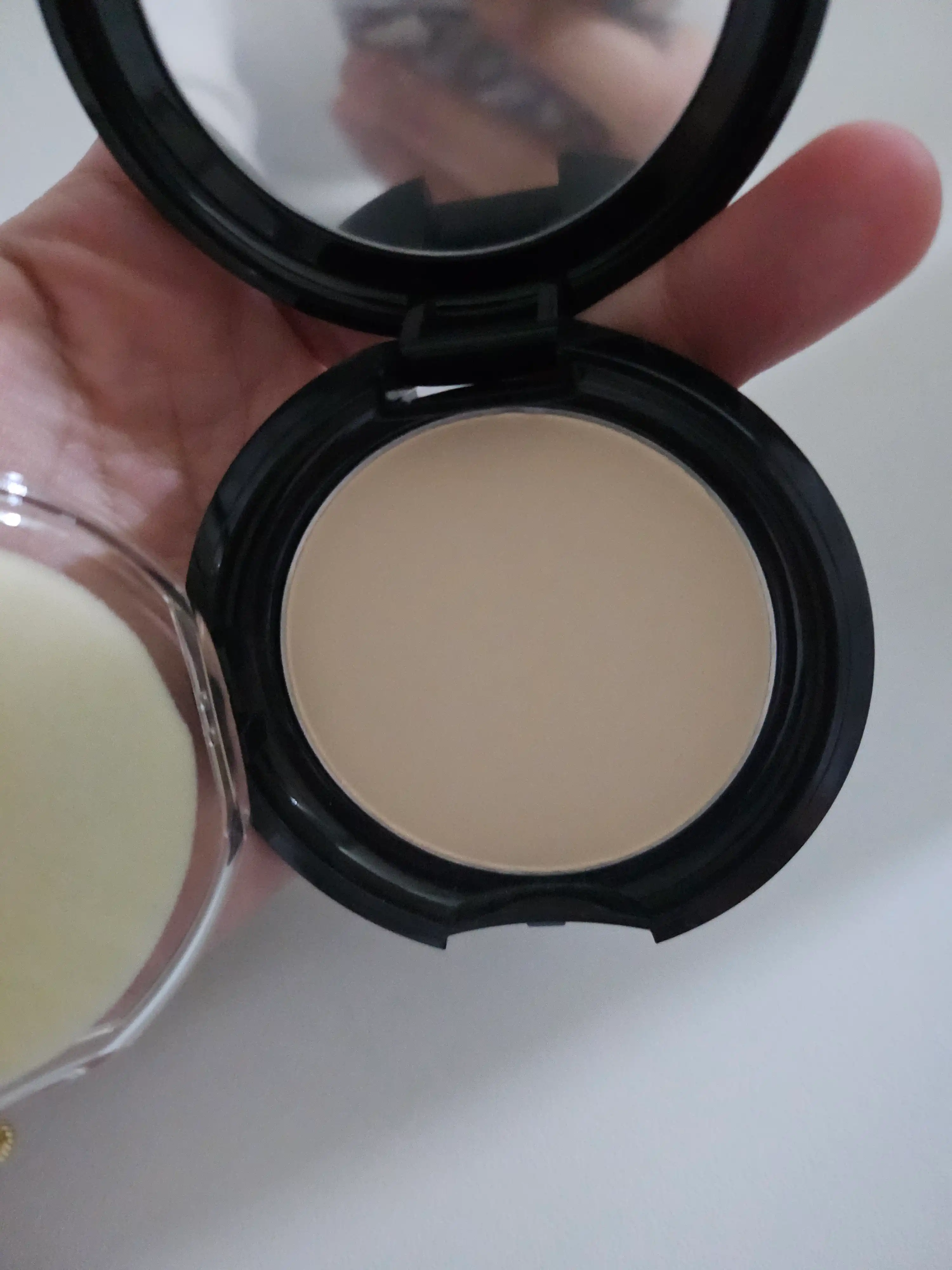 언니의파우치 리뷰 이미지 3 - [블러 파우더 팩트]