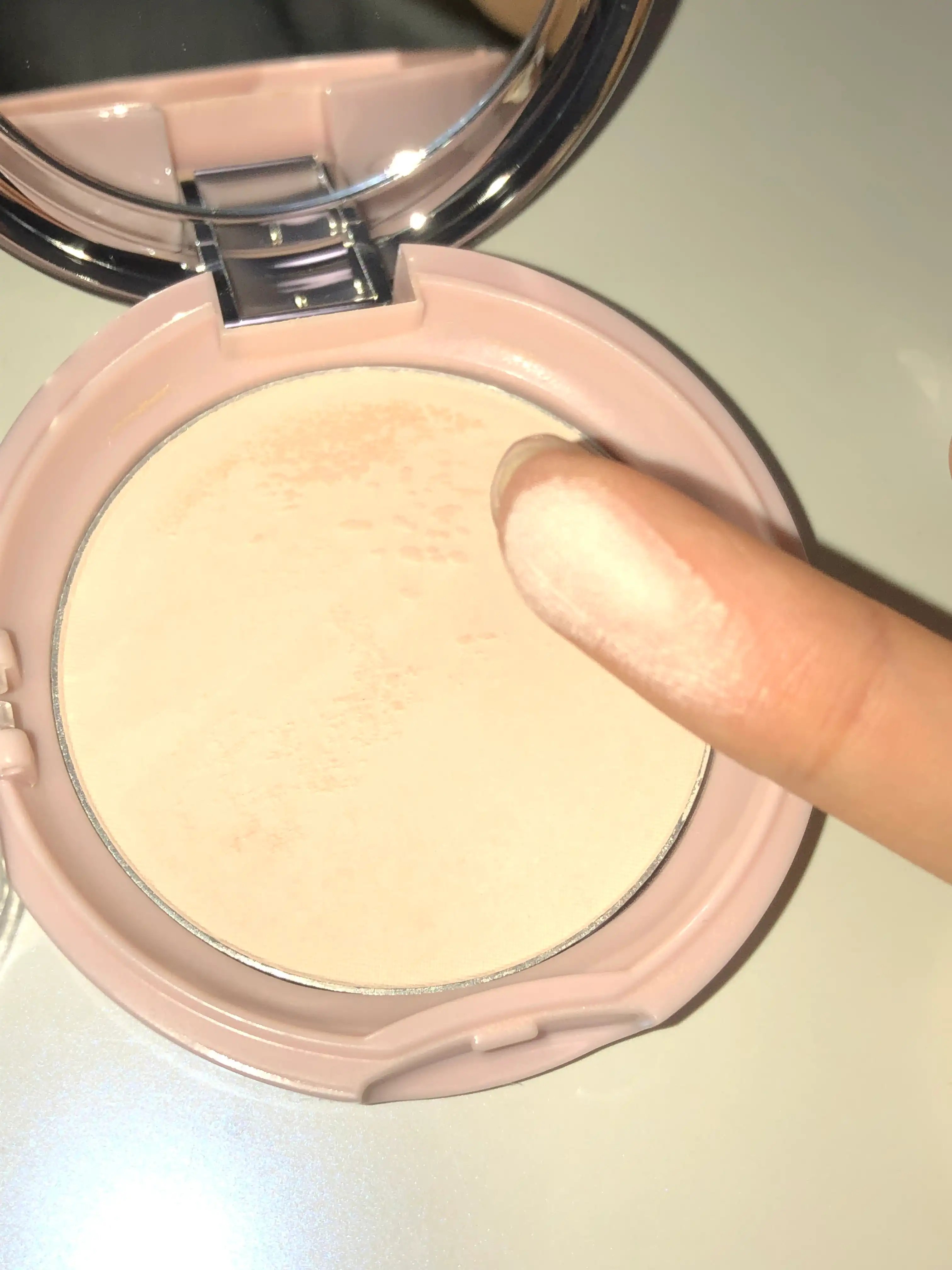 언니의파우치 리뷰 이미지 2 - [블러 파우더 팩트]