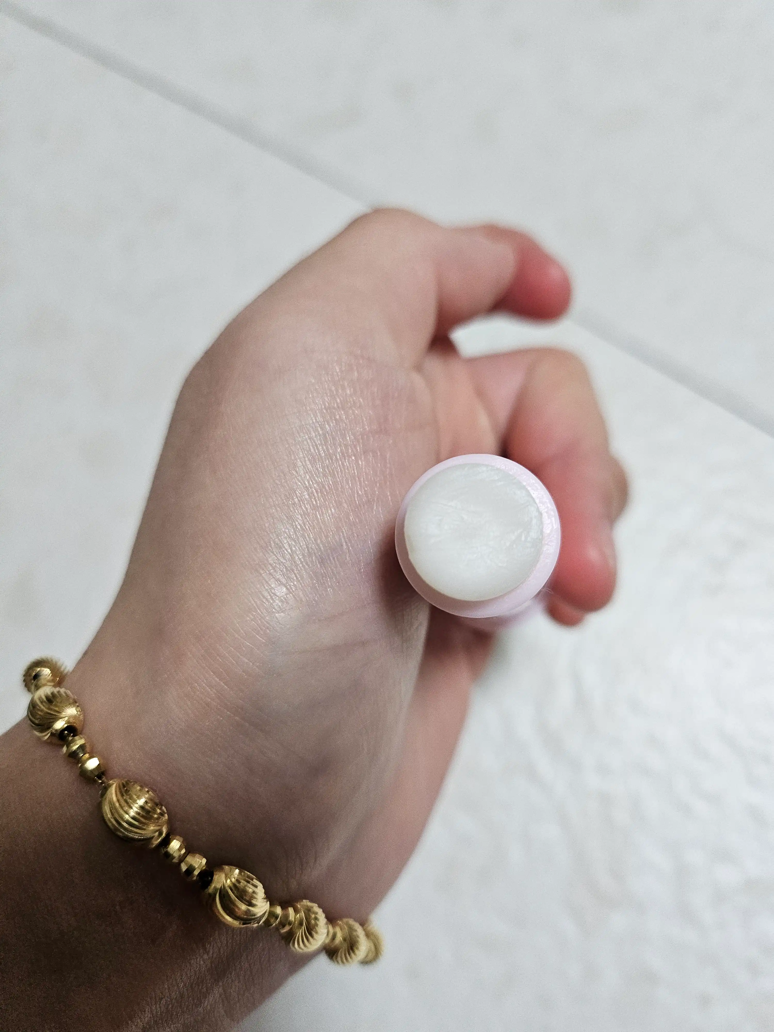 언니의파우치 리뷰 이미지 3 - [디어 하이드레이션 모이스처 립밤]