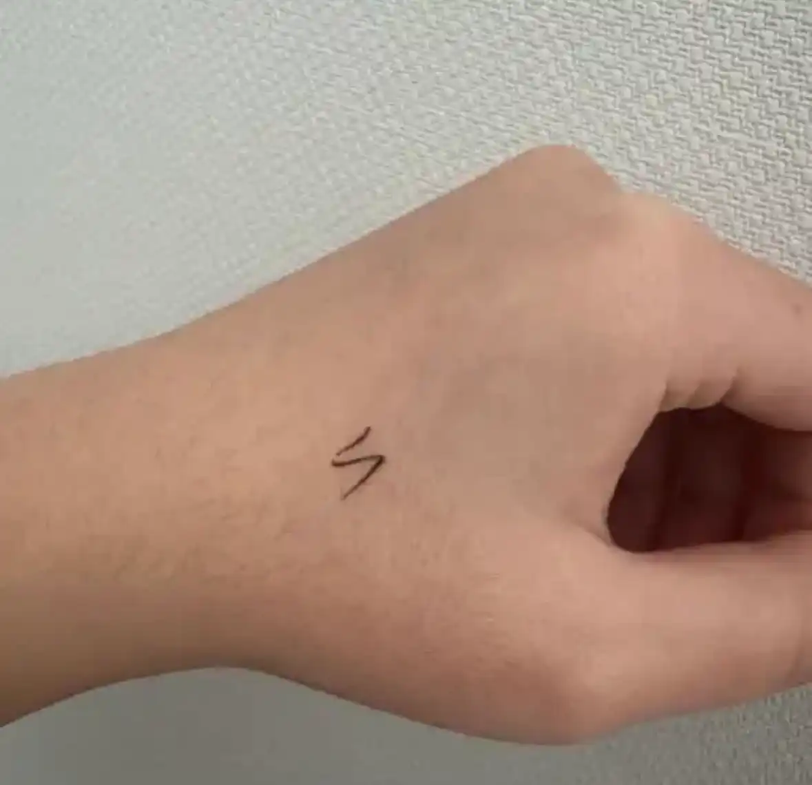 언니의파우치 리뷰 이미지 3 - [히로인메이크 스무스 리퀴드 아이라이너 N]