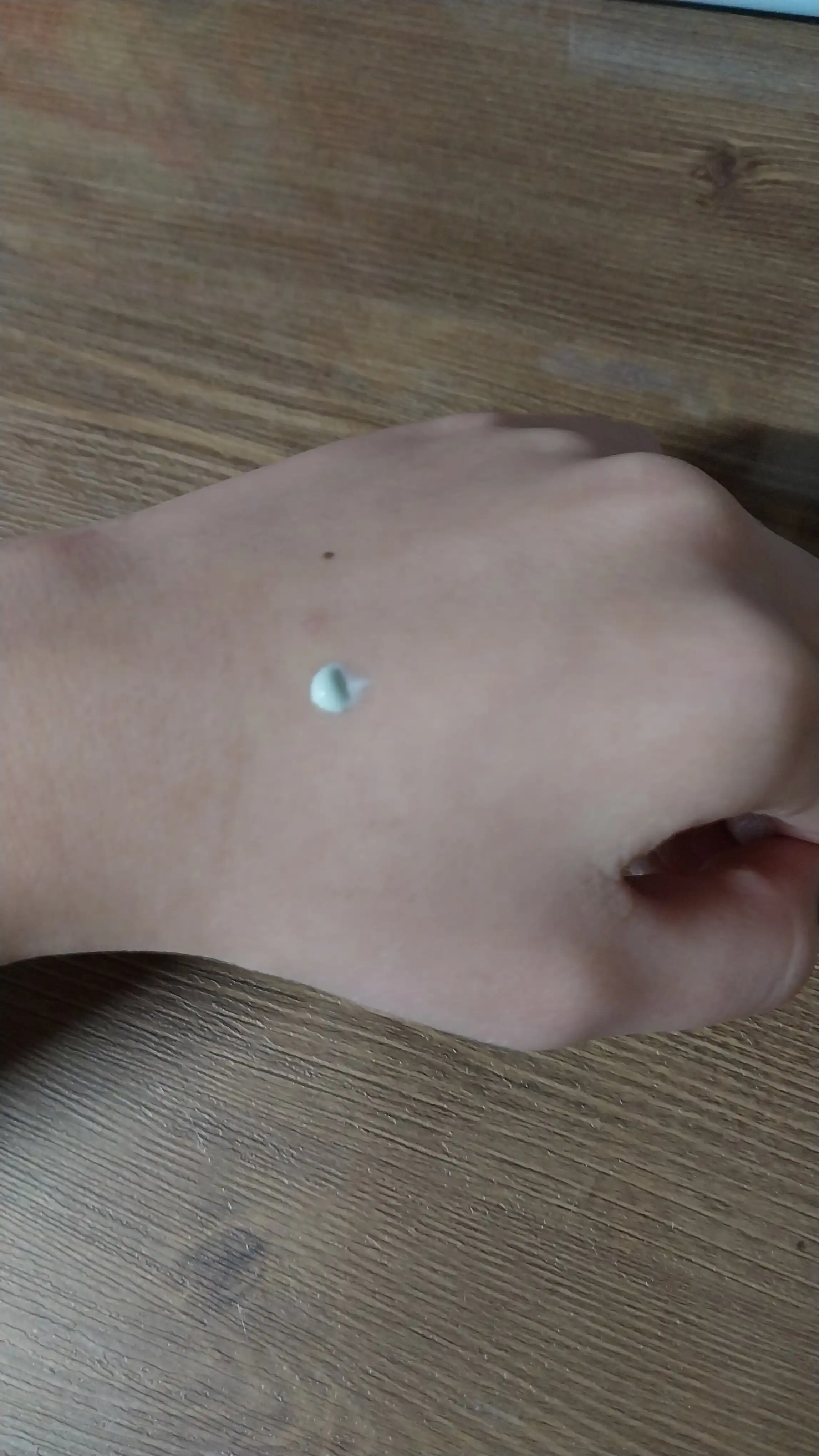 언니의파우치 리뷰 이미지 3 - [어성초 진정 그린톤업 선크림]