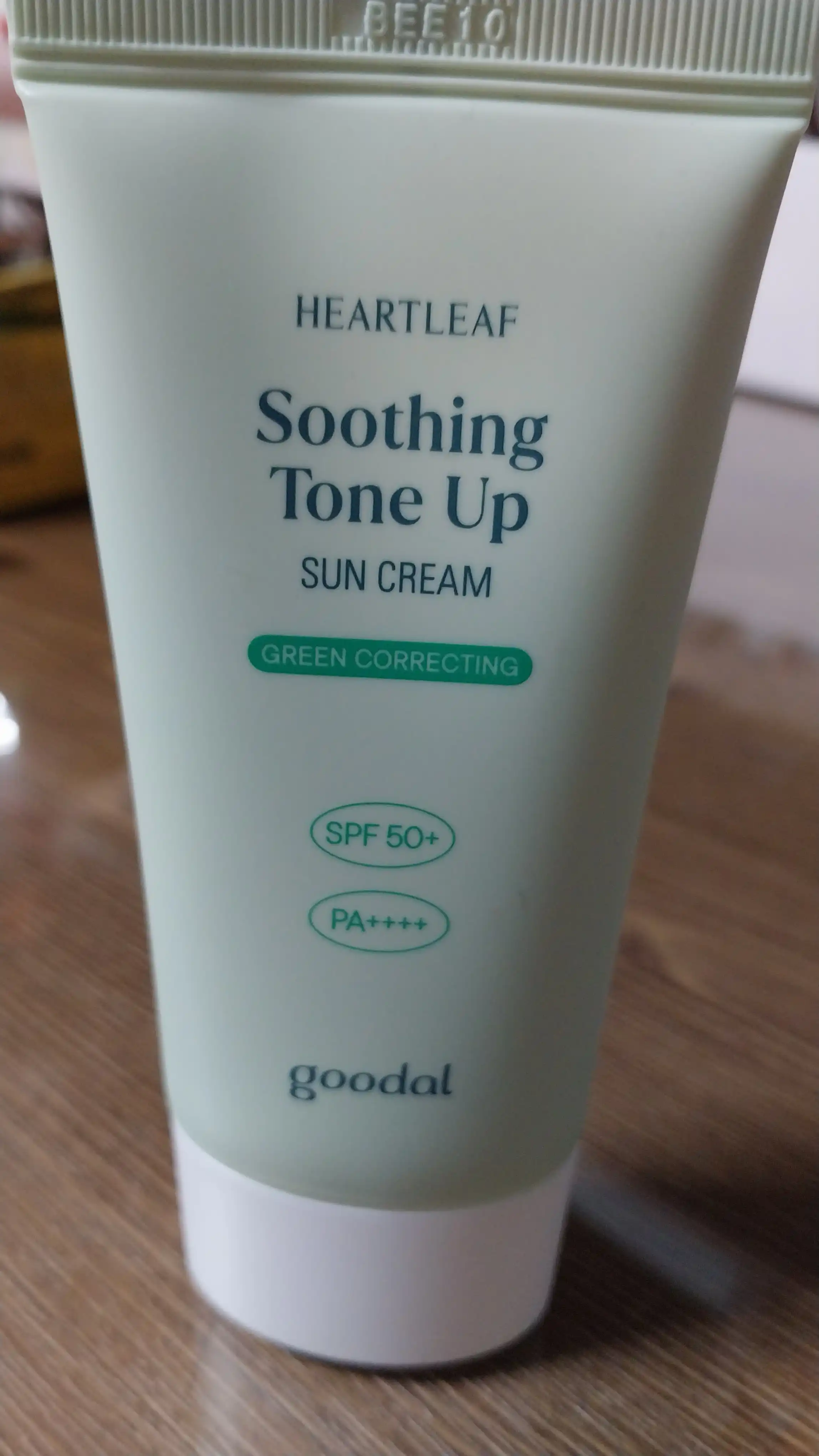 언니의파우치 리뷰 이미지 - [어성초 진정 그린톤업 선크림]