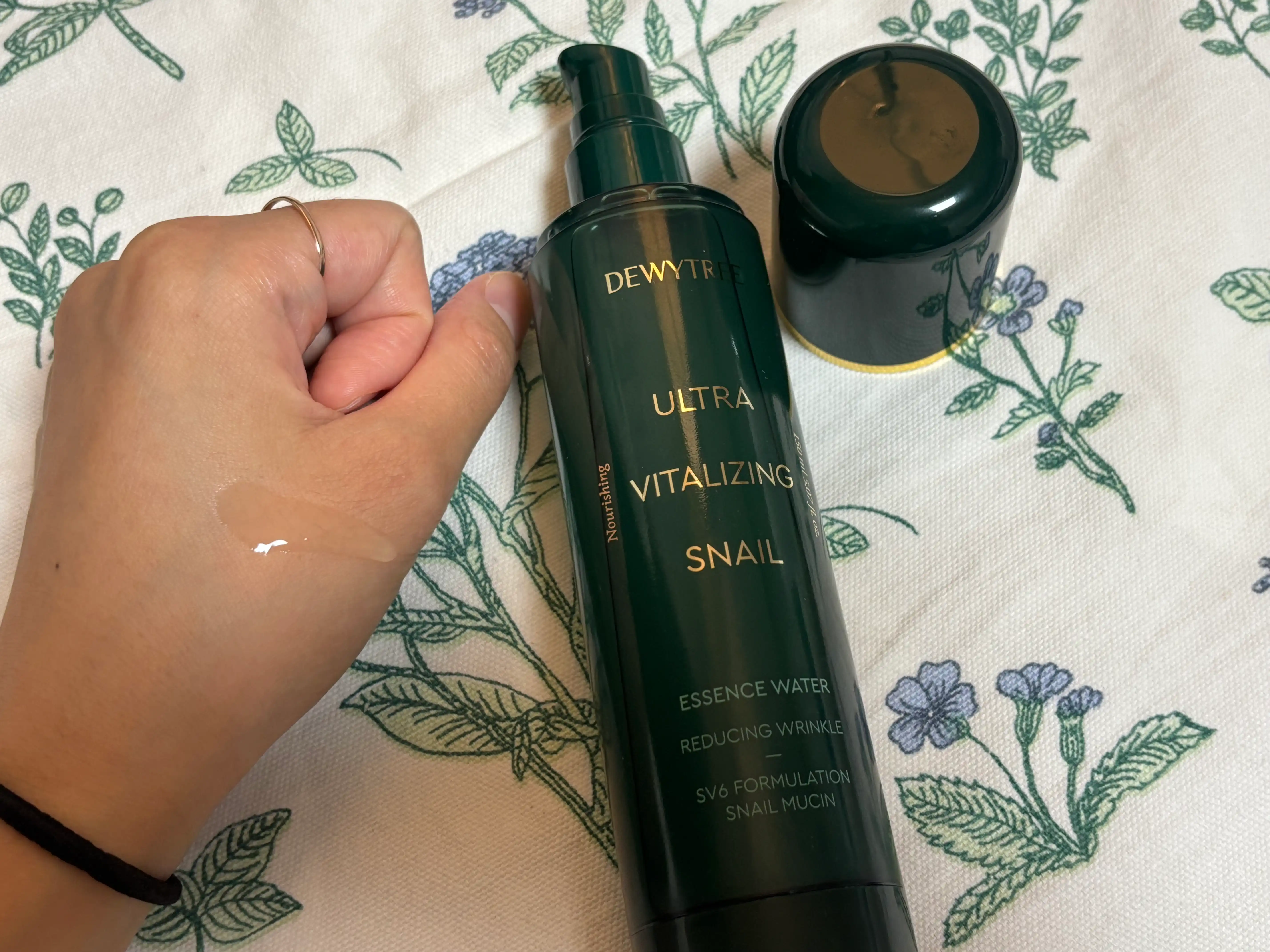 언니의파우치 리뷰 이미지 2 - [울트라 바이탈라이징 스네일 에센스 워터]