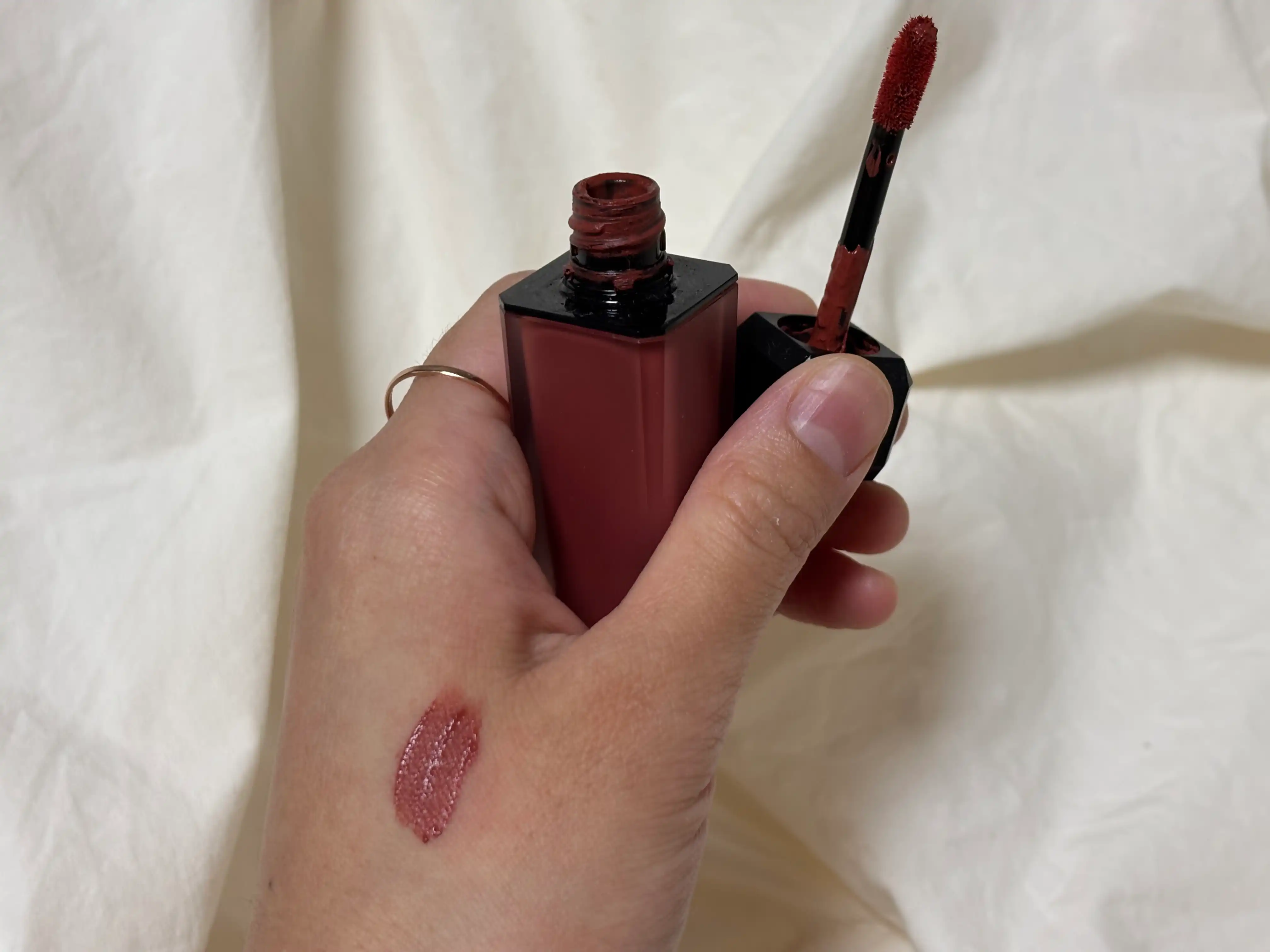 언니의파우치 리뷰 이미지 2 - [센슈얼 파우더 매트 리퀴드]