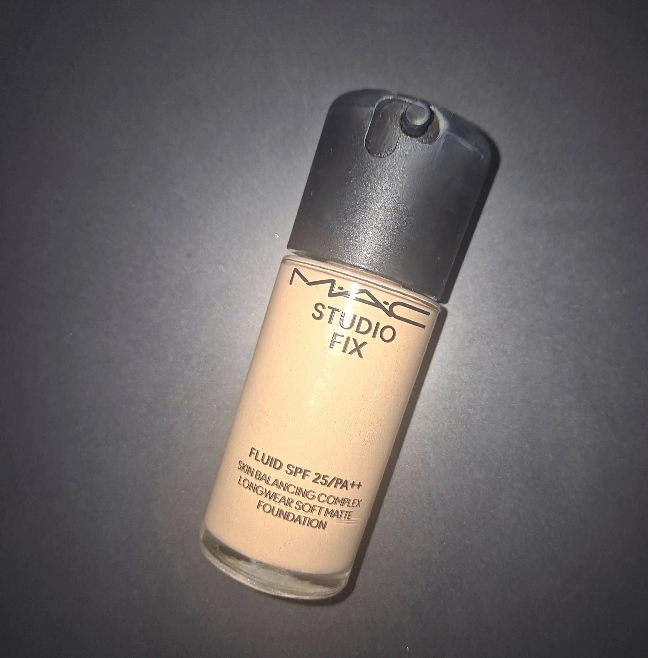 언니의파우치 리뷰 이미지 - [스튜디오 픽스 플루이드 스킨 밸런싱 콤플렉스 롱웨어 소프트 매트 파운데이션]