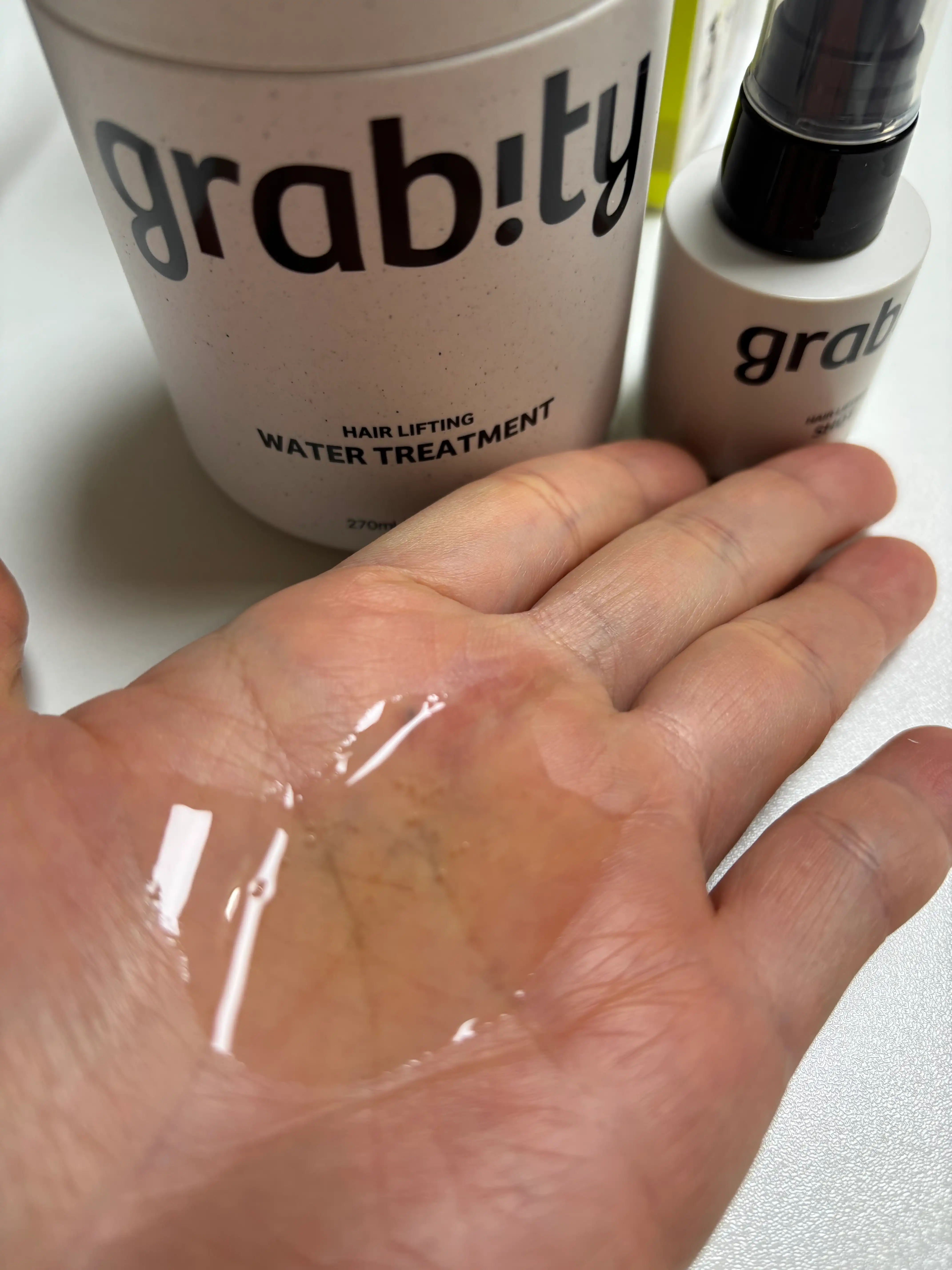 언니의파우치 리뷰 이미지 2 - [헤어리프팅 워터 트리트먼트]