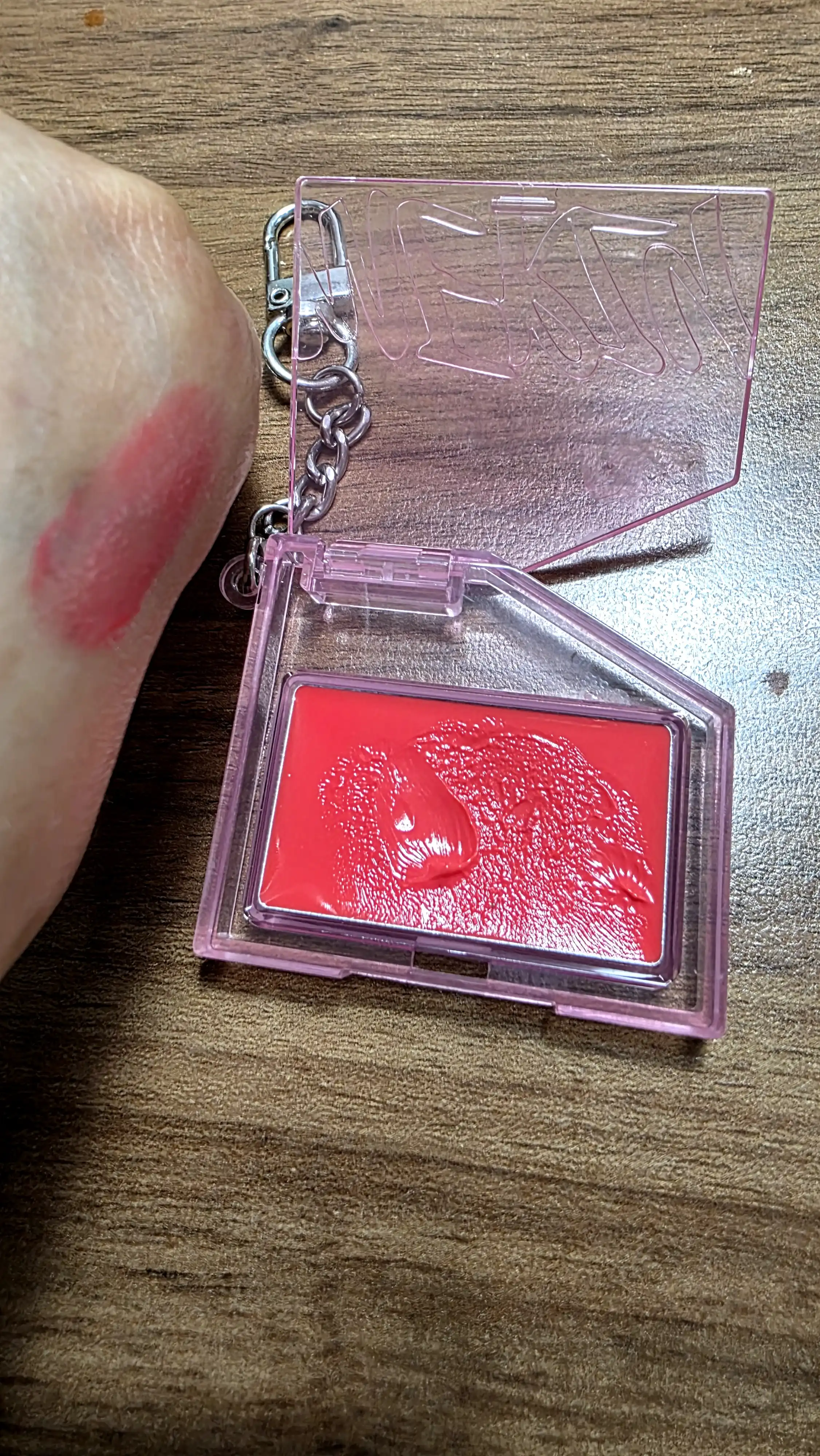 언니의파우치 리뷰 이미지 3 - [렛츠 웨어링 립앤치크 키링]