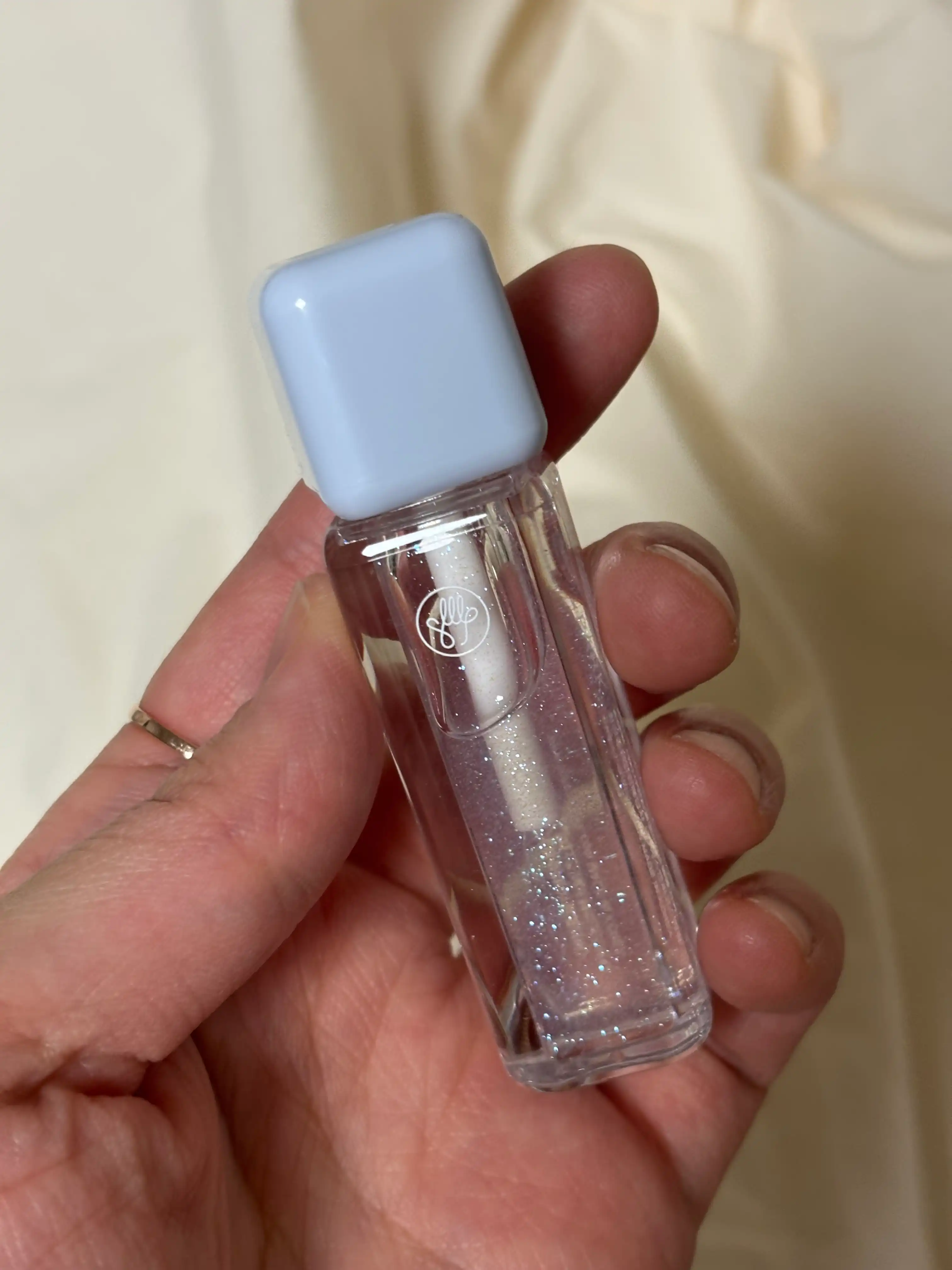 언니의파우치 리뷰 이미지 - [아티 샤인 립 플럼퍼]