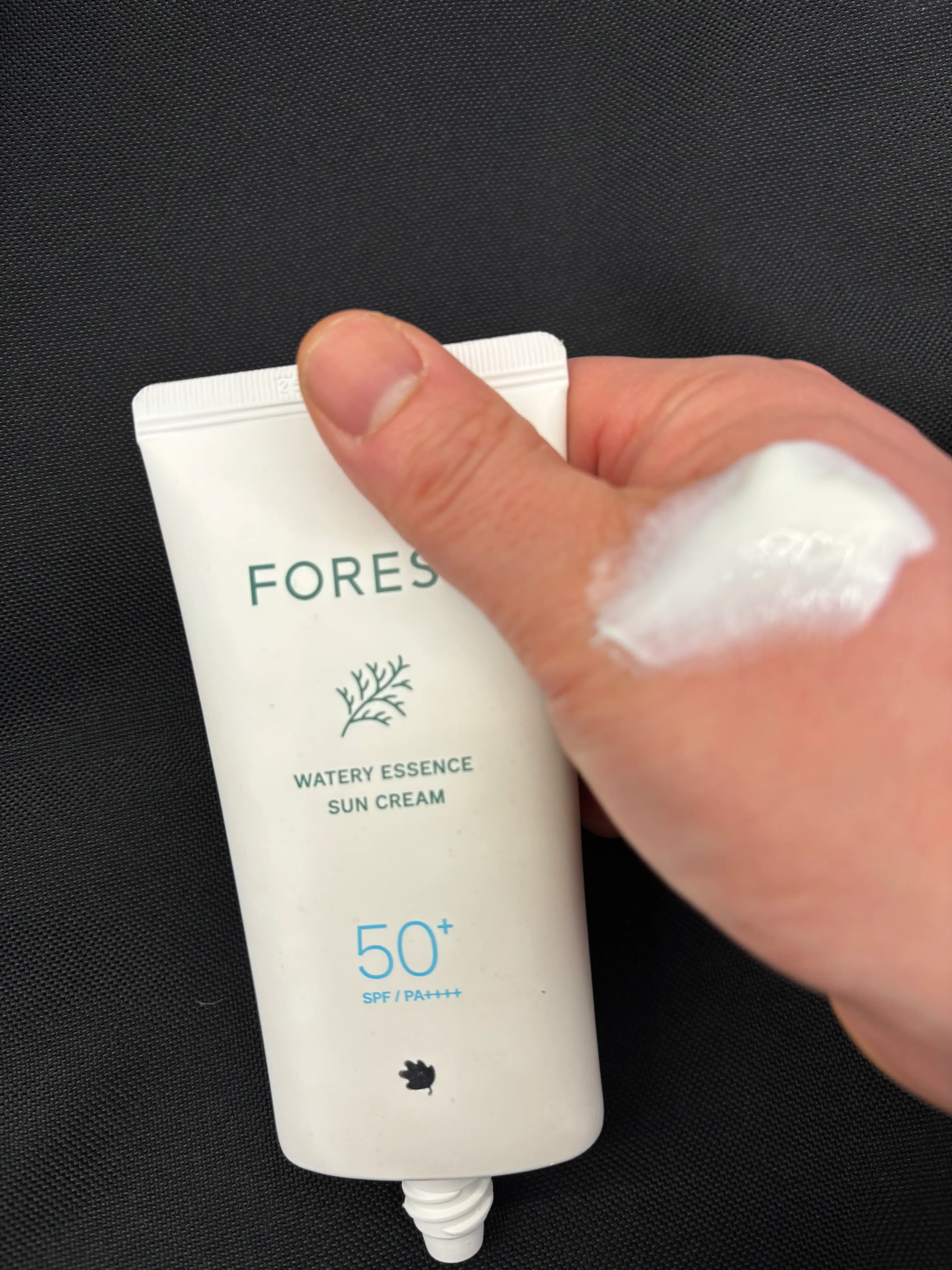 언니의파우치 리뷰 이미지 3 - [워터리 에센스 선크림]