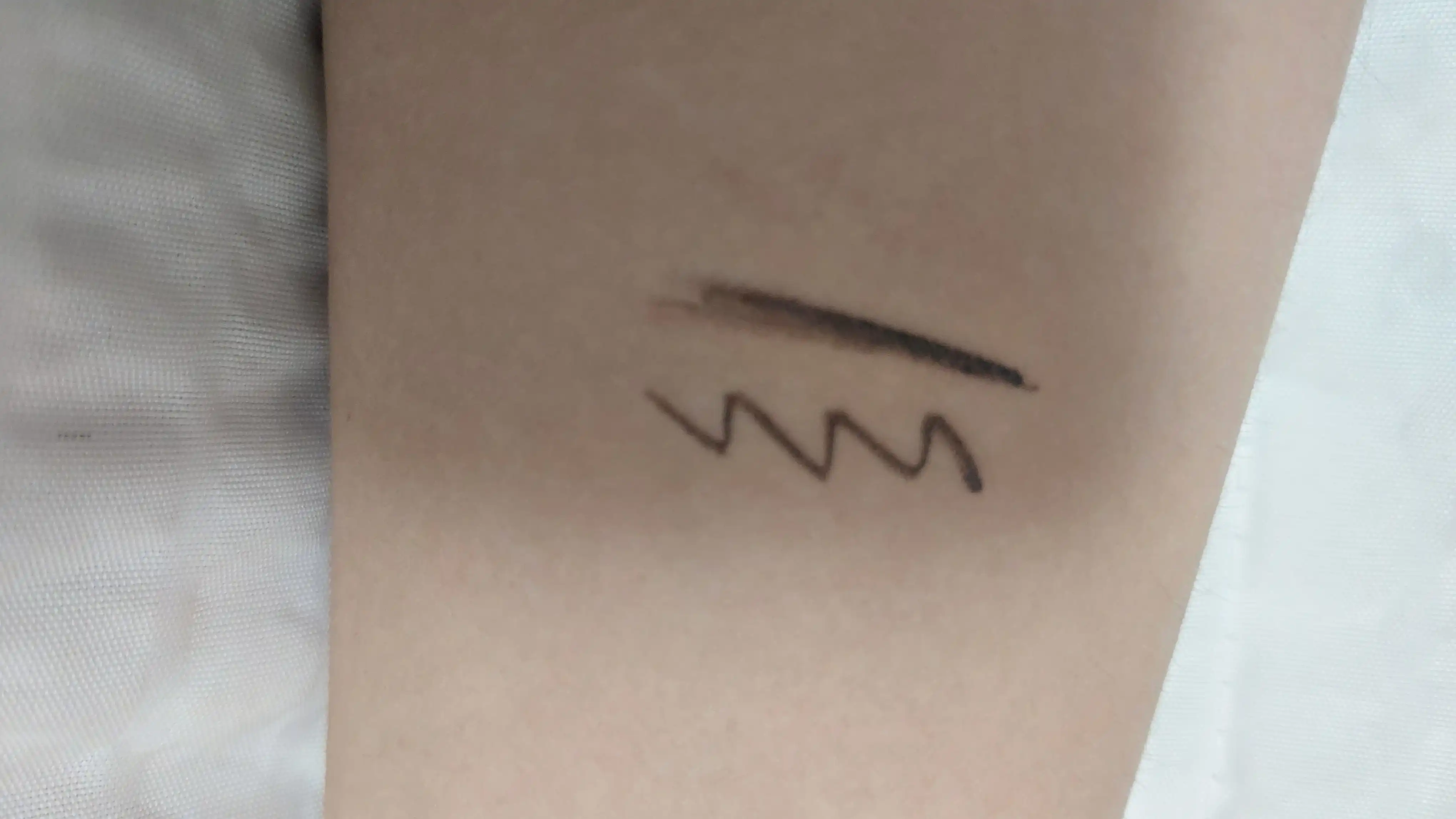 언니의파우치 리뷰 이미지 2 - [히로인메이크 스무스 리퀴드 아이라이너 N]