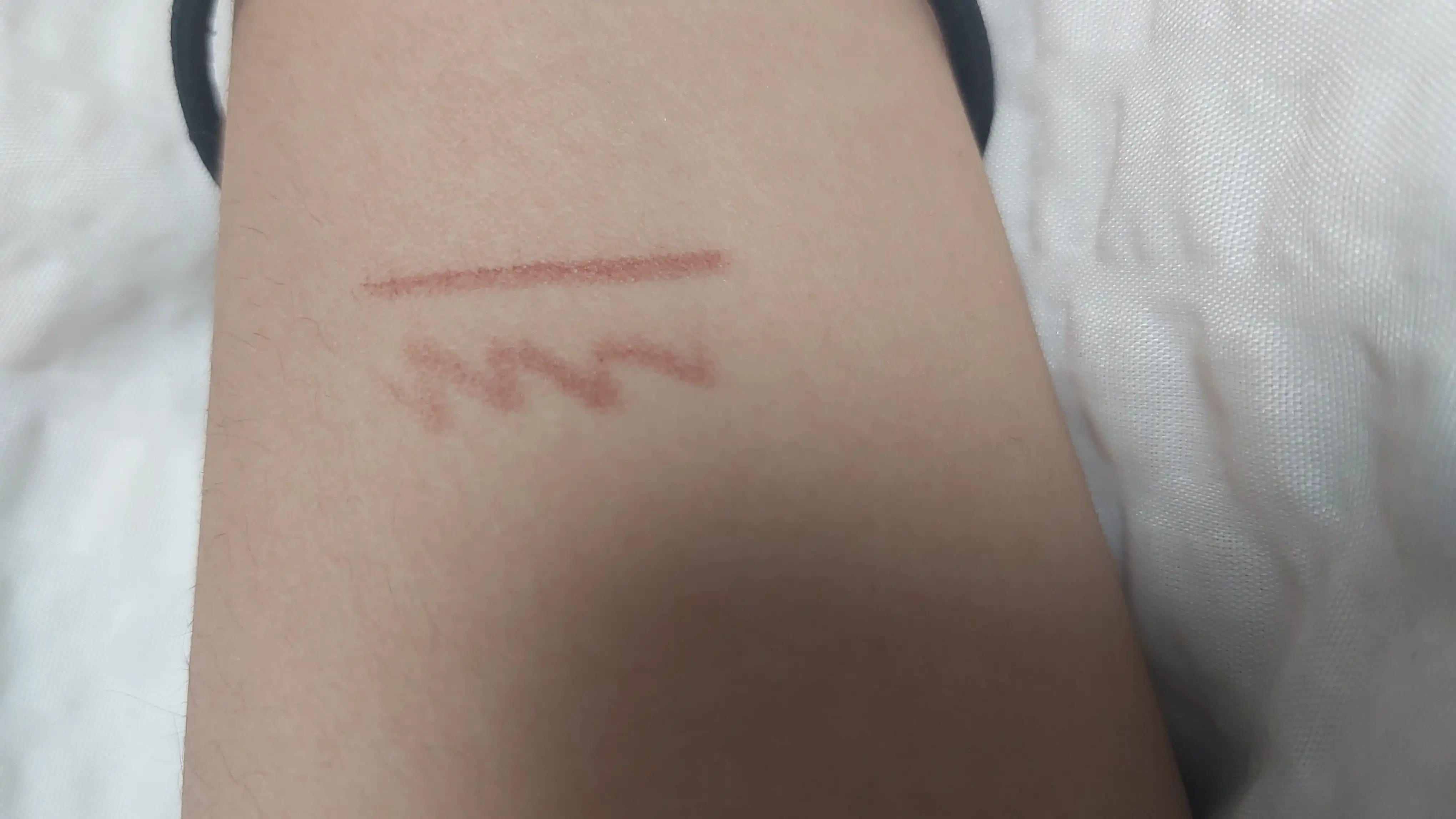 언니의파우치 리뷰 이미지 2 - [스머징 트임 라이너]