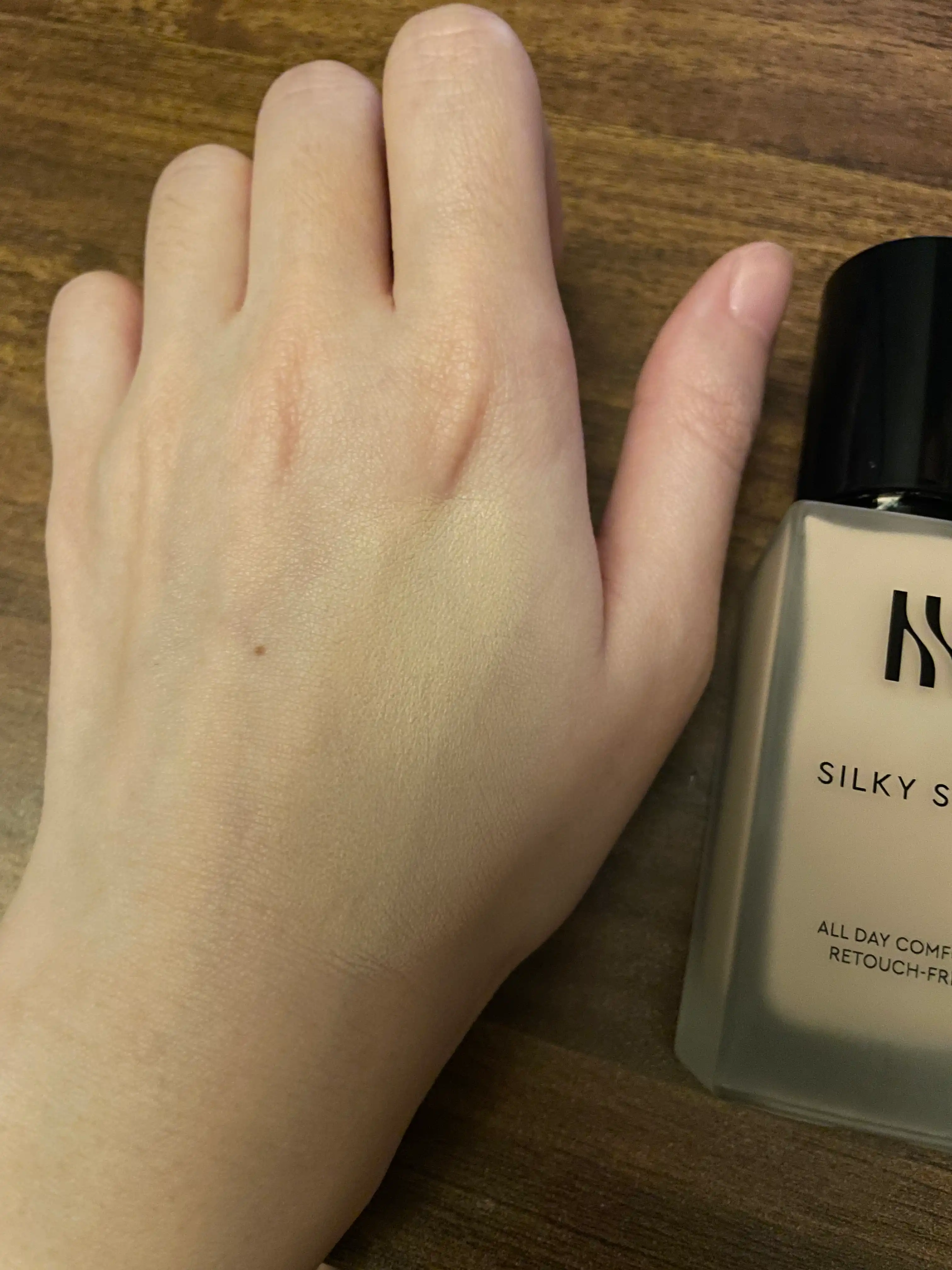 언니의파우치 리뷰 이미지 2 - [실키 스테이 24H 롱웨어 파운데이션]