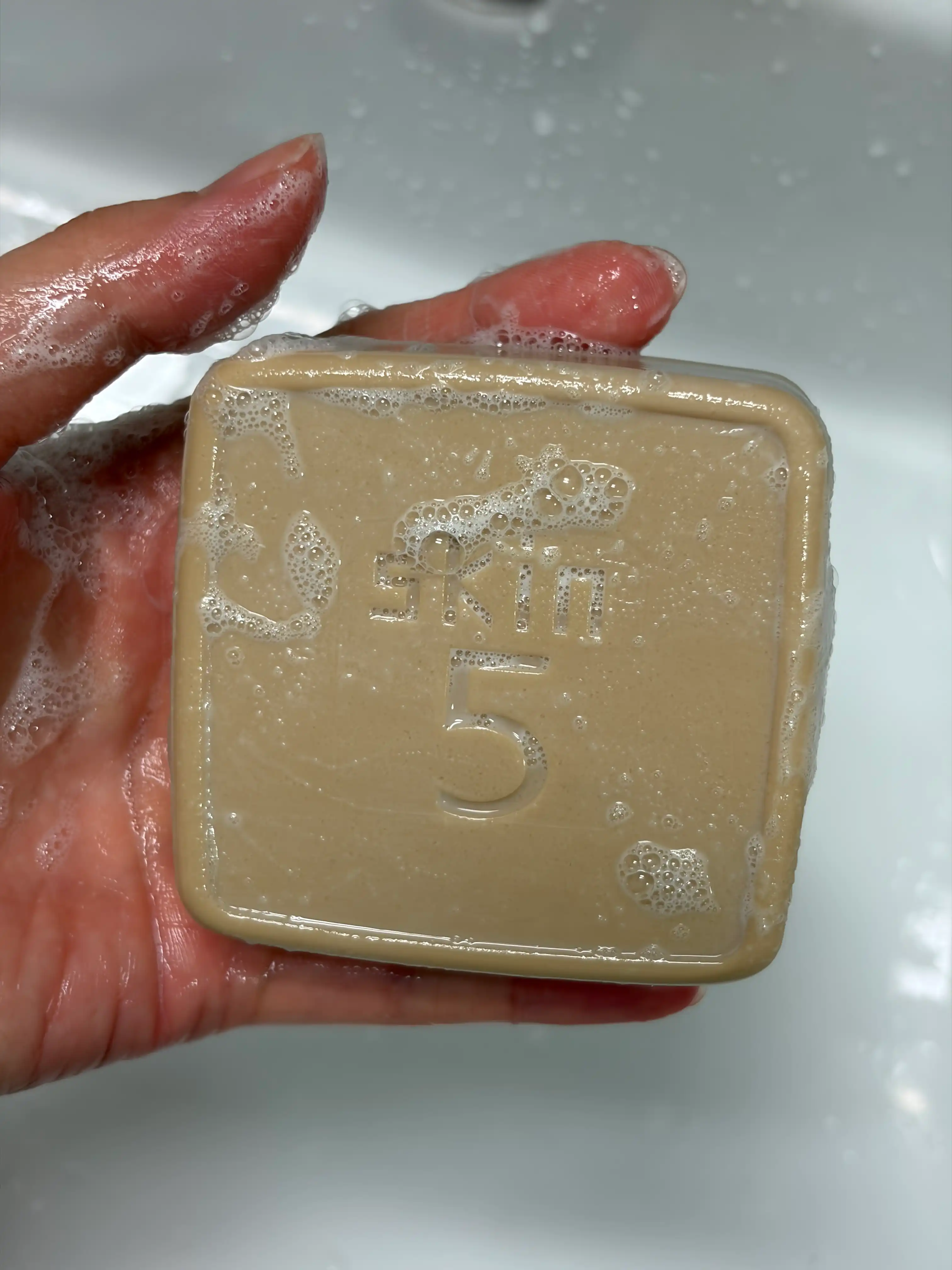 언니의파우치 리뷰 이미지 4 - [일라이트비누 skin5 건성용]