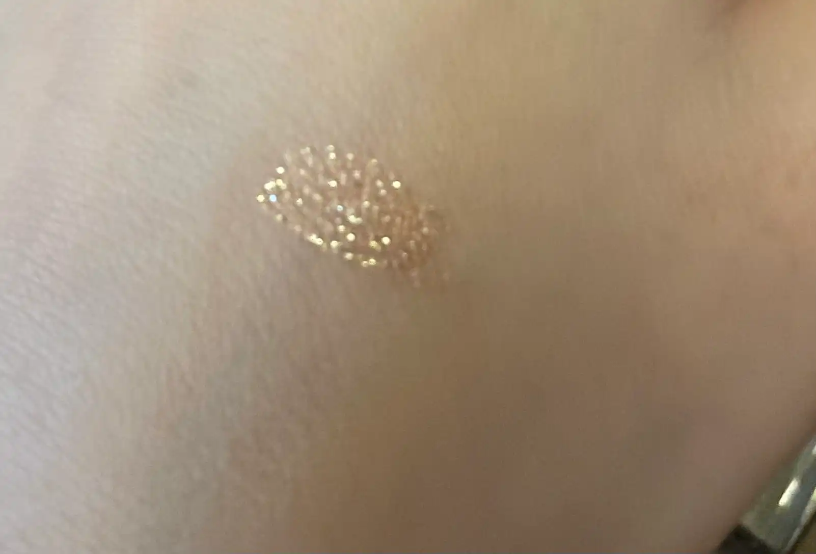 언니의파우치 리뷰 이미지 2 - [매그니피센트 메탈 글리터 글로우 리퀴드 미니 팁]