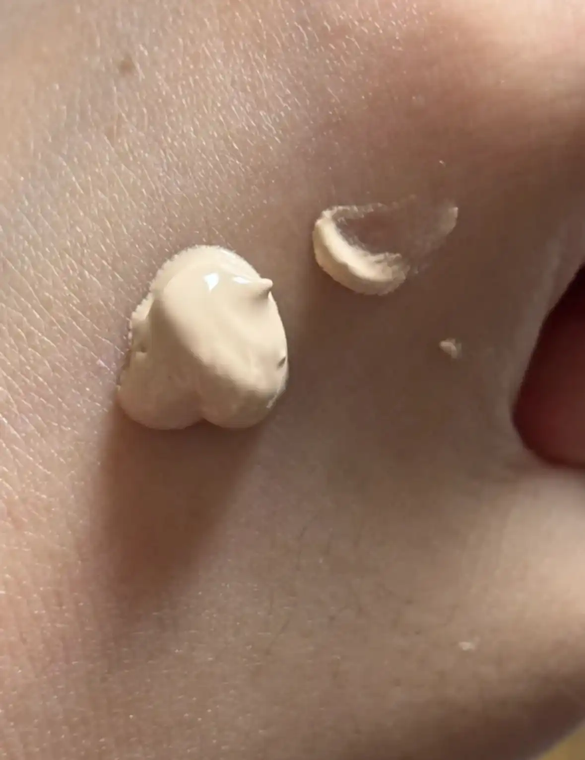 언니의파우치 리뷰 이미지 2 - [액트리스 백스테이지 비건 베이스 픽싱]