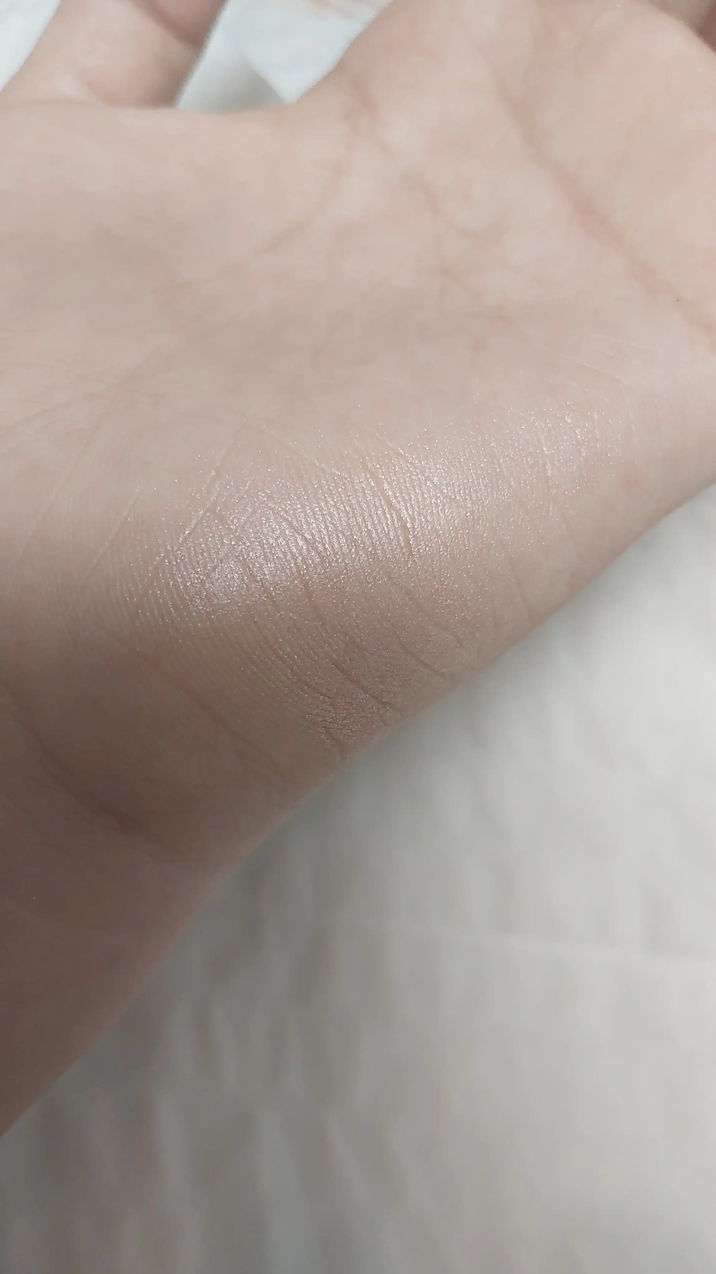 언니의파우치 리뷰 이미지 2 - [(태닝 산리오캐릭터즈 에디션) 왓츠 인 마이 아이즈 펄]