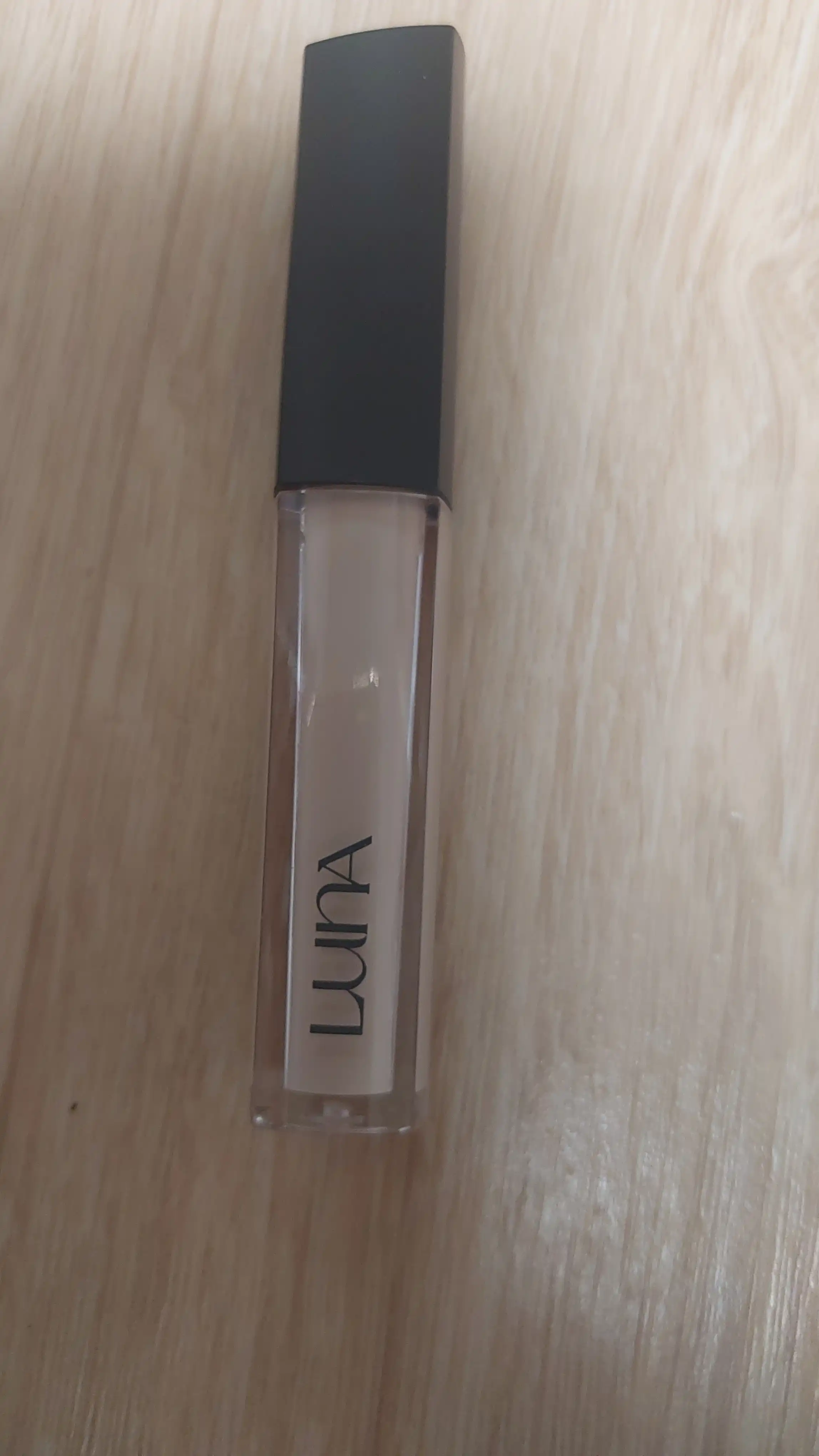 언니의파우치 리뷰 이미지 - [롱래스팅 팁 컨실러]