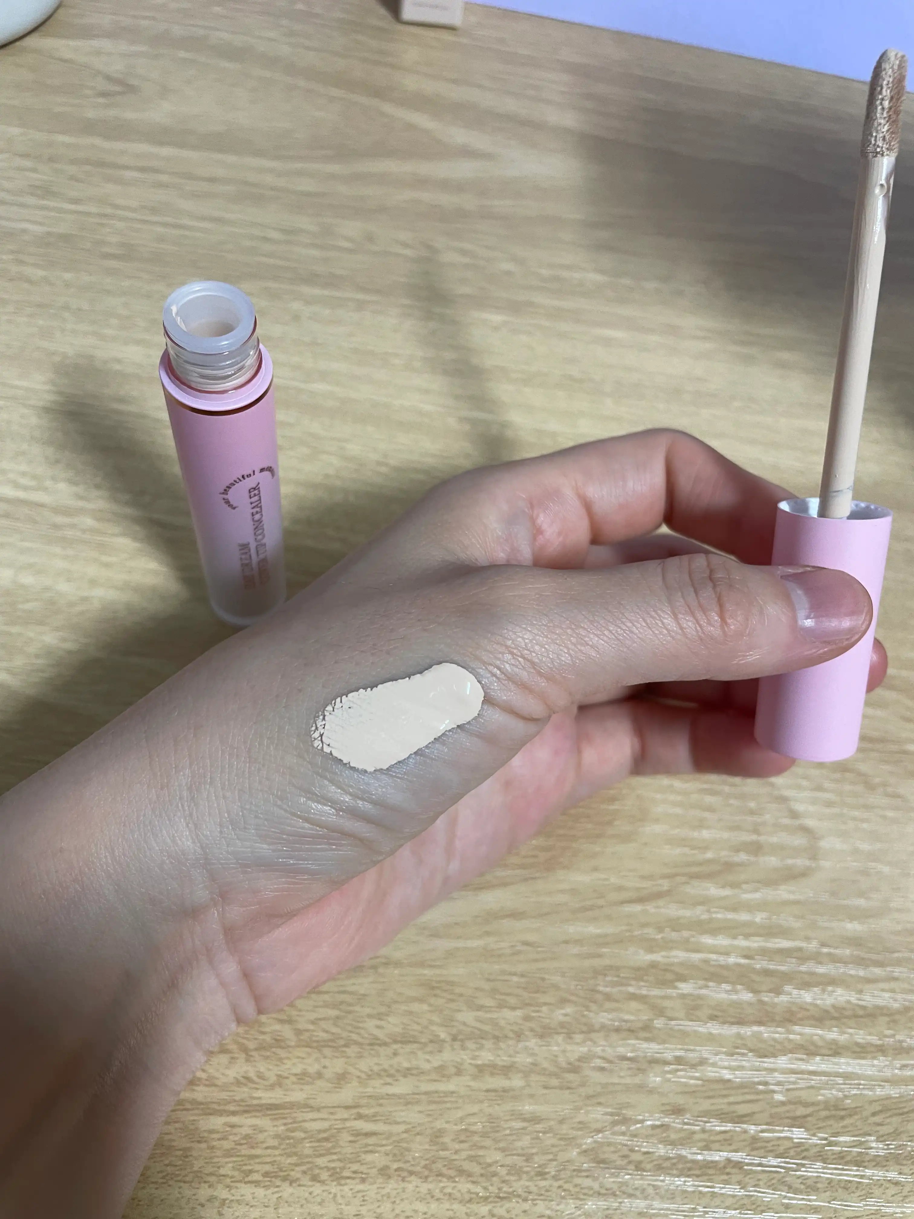 언니의파우치 리뷰 이미지 2 - [데이 드림 커버 팁 컨실러]