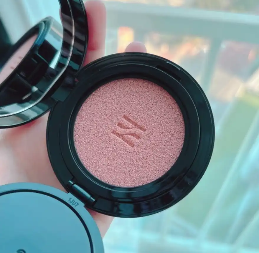 언니의파우치 리뷰 이미지 2 - [블랙 톤업 선쿠션]