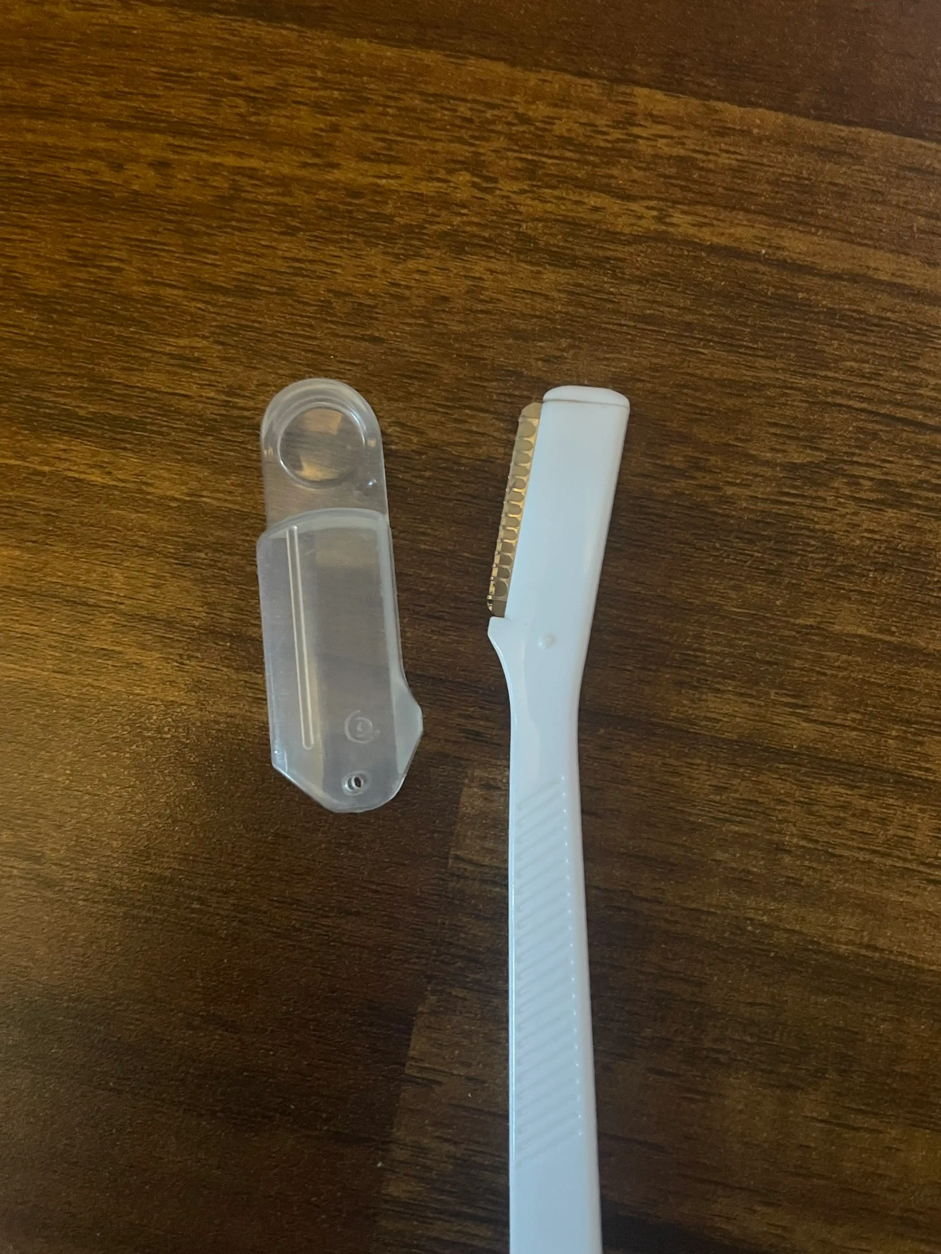 언니의파우치 리뷰 이미지 4 - [1단 안전 눈썹칼]