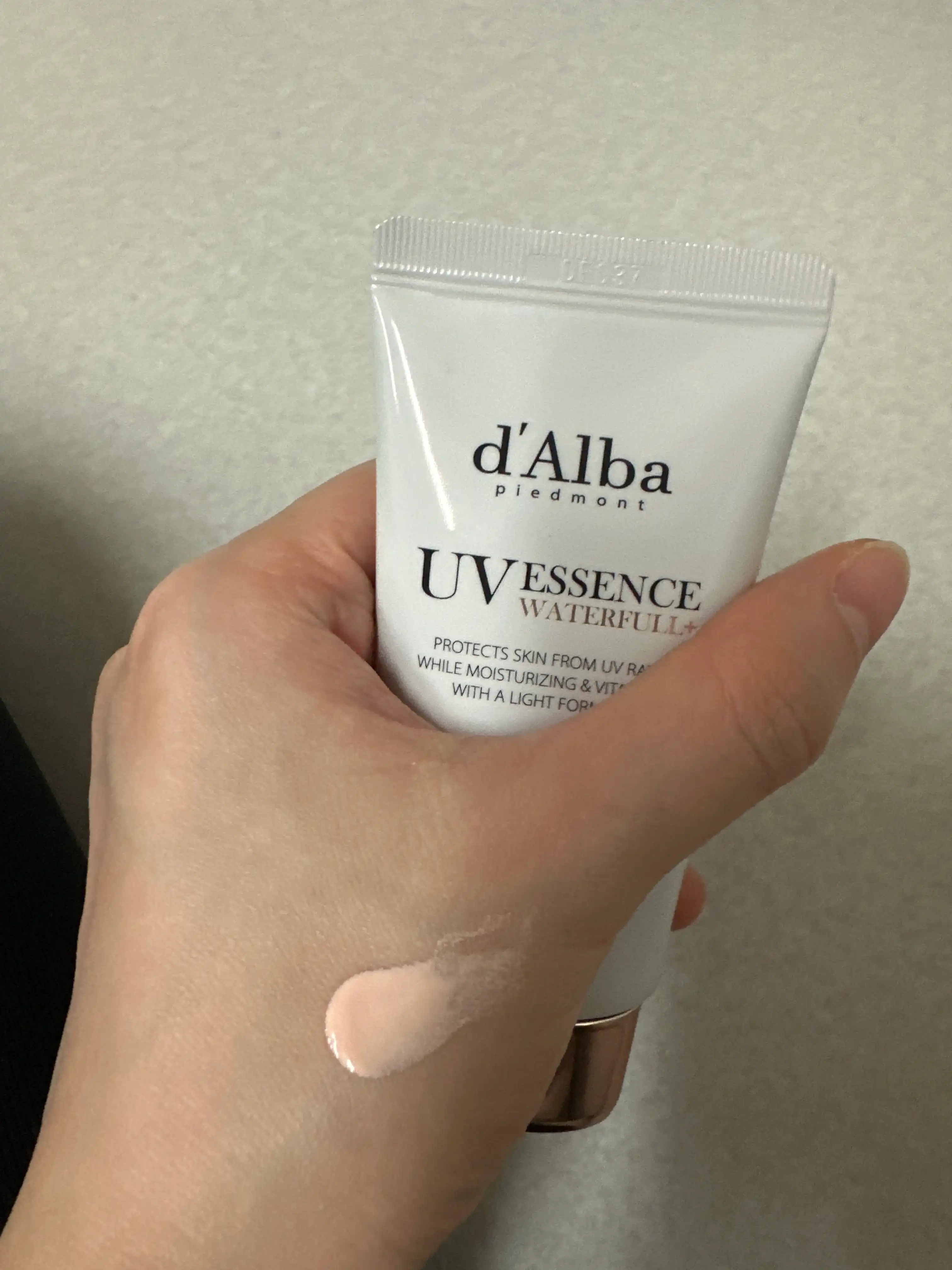 언니의파우치 리뷰 이미지 3 - [워터풀 핑크 톤업 선크림]