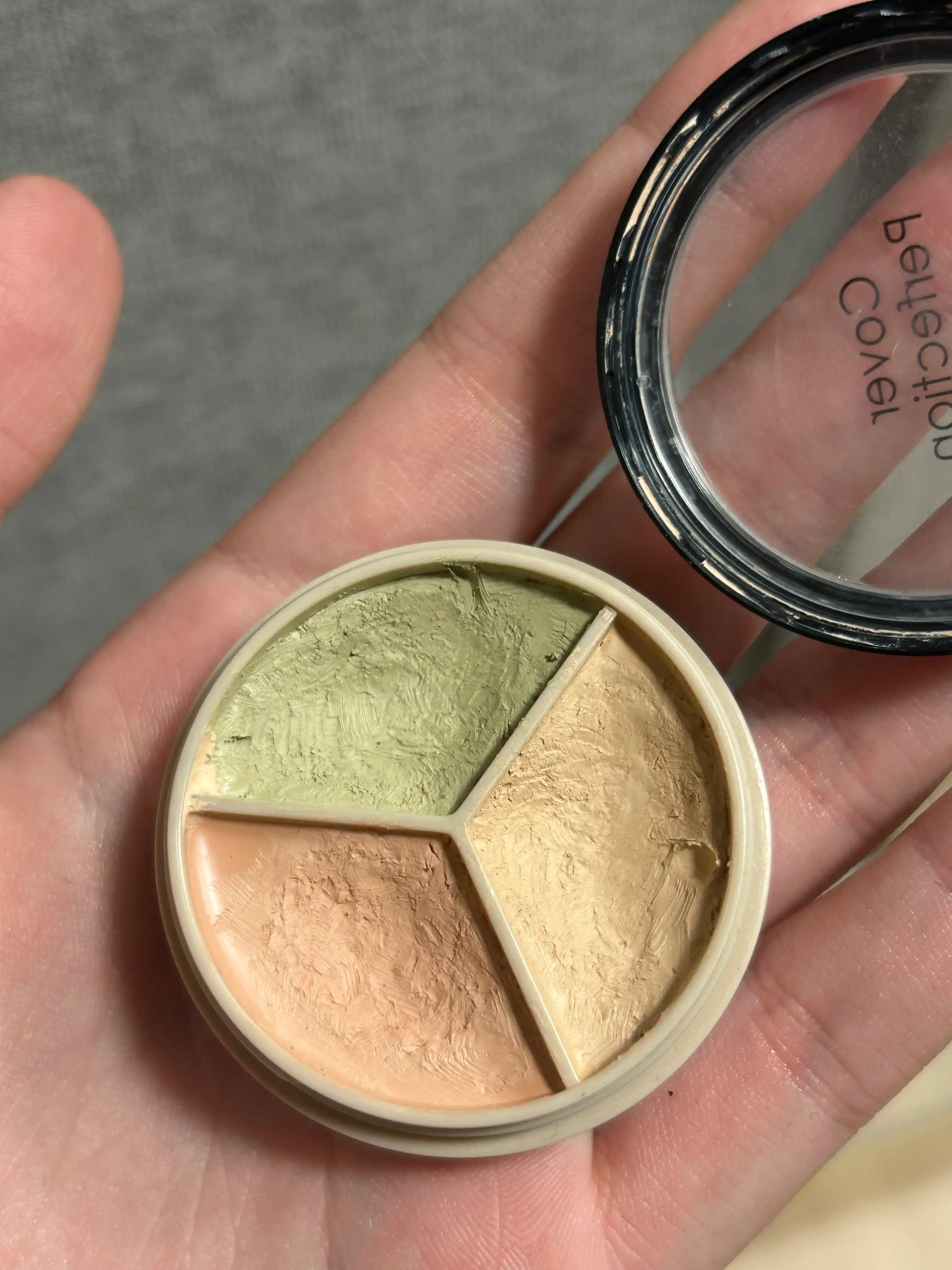 언니의파우치 리뷰 이미지 2 - [커버 퍼펙션 트리플 팟 컨실러]