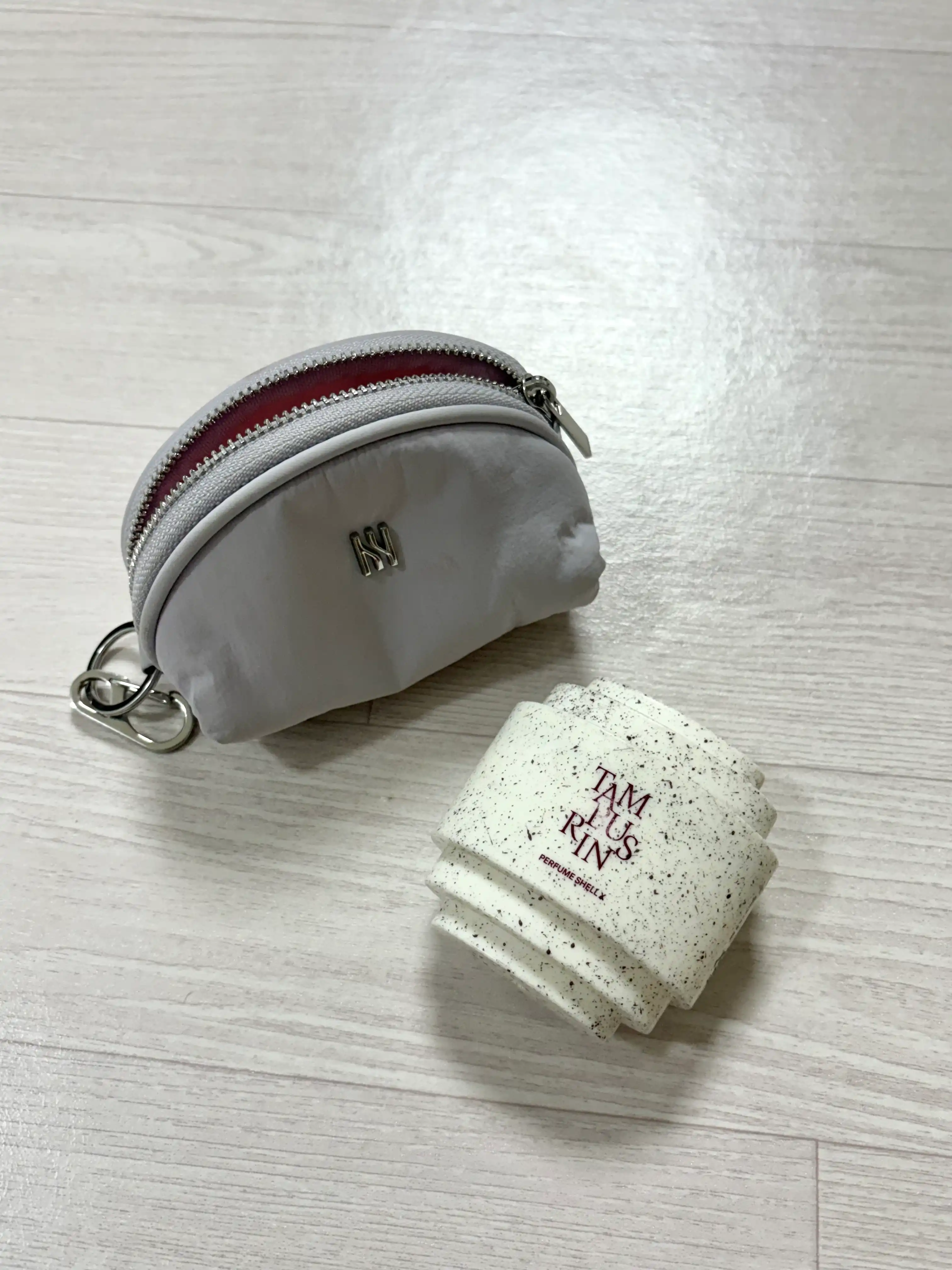 언니의파우치 리뷰 이미지 2 - [퍼퓸 쉘 엑스 핸드크림 [버가샌달]]