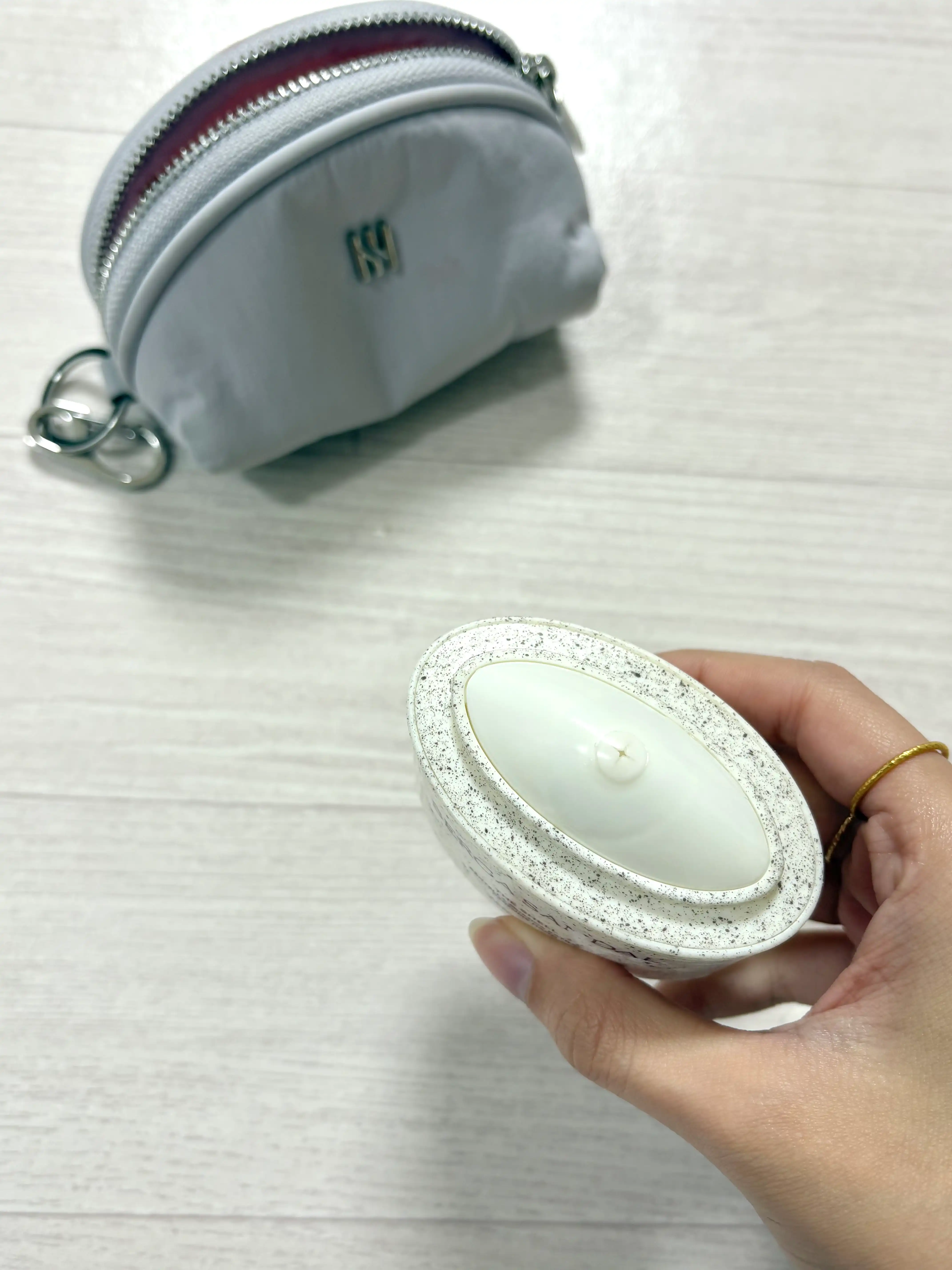 언니의파우치 리뷰 이미지 3 - [퍼퓸 쉘 엑스 핸드크림 [버가샌달]]