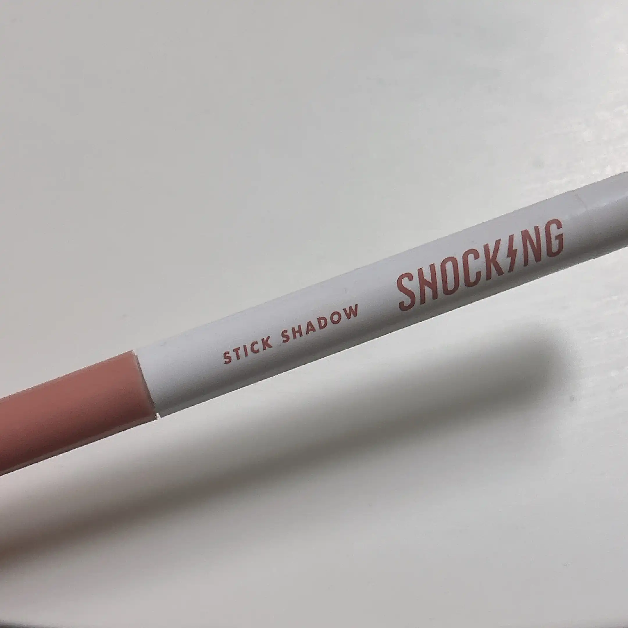 언니의파우치 리뷰 이미지 - [더 쇼킹 컬러 픽싱 스틱 섀도우]