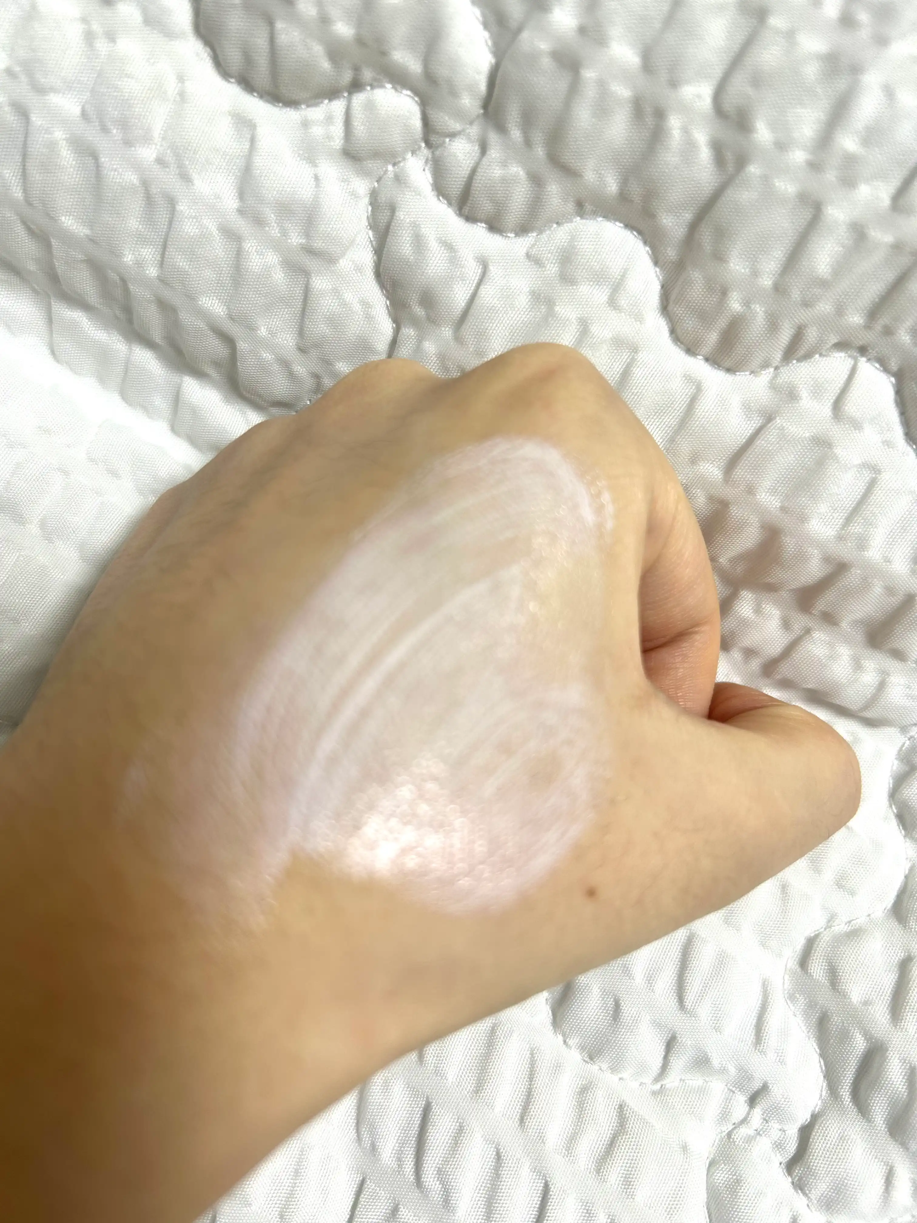 언니의파우치 리뷰 이미지 3 - [바이옴 레미디 마일드 선크림]