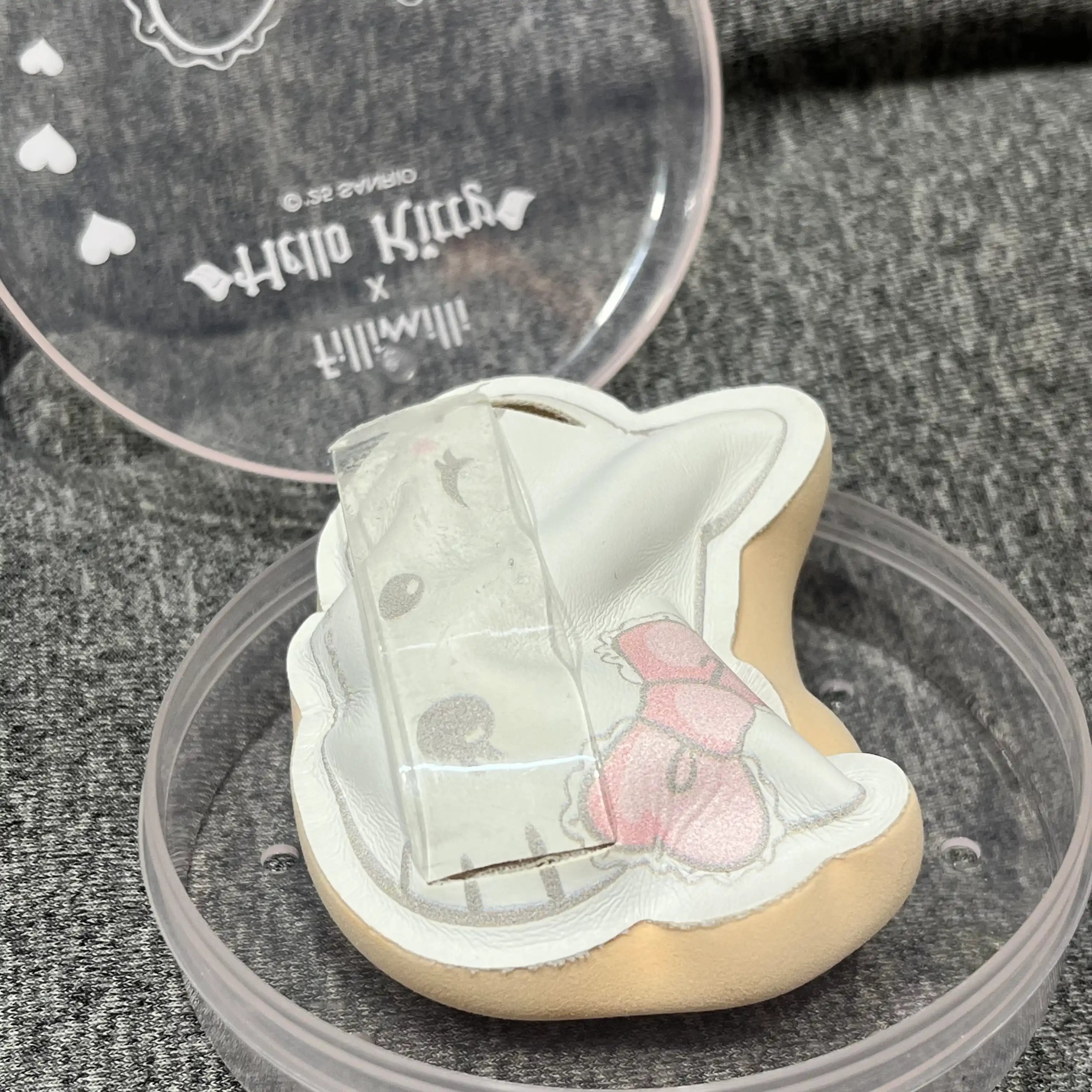 언니의파우치 리뷰 이미지 3 - [(필리밀리X헬로키티 천사와악마) 정교한 통통퍼프]