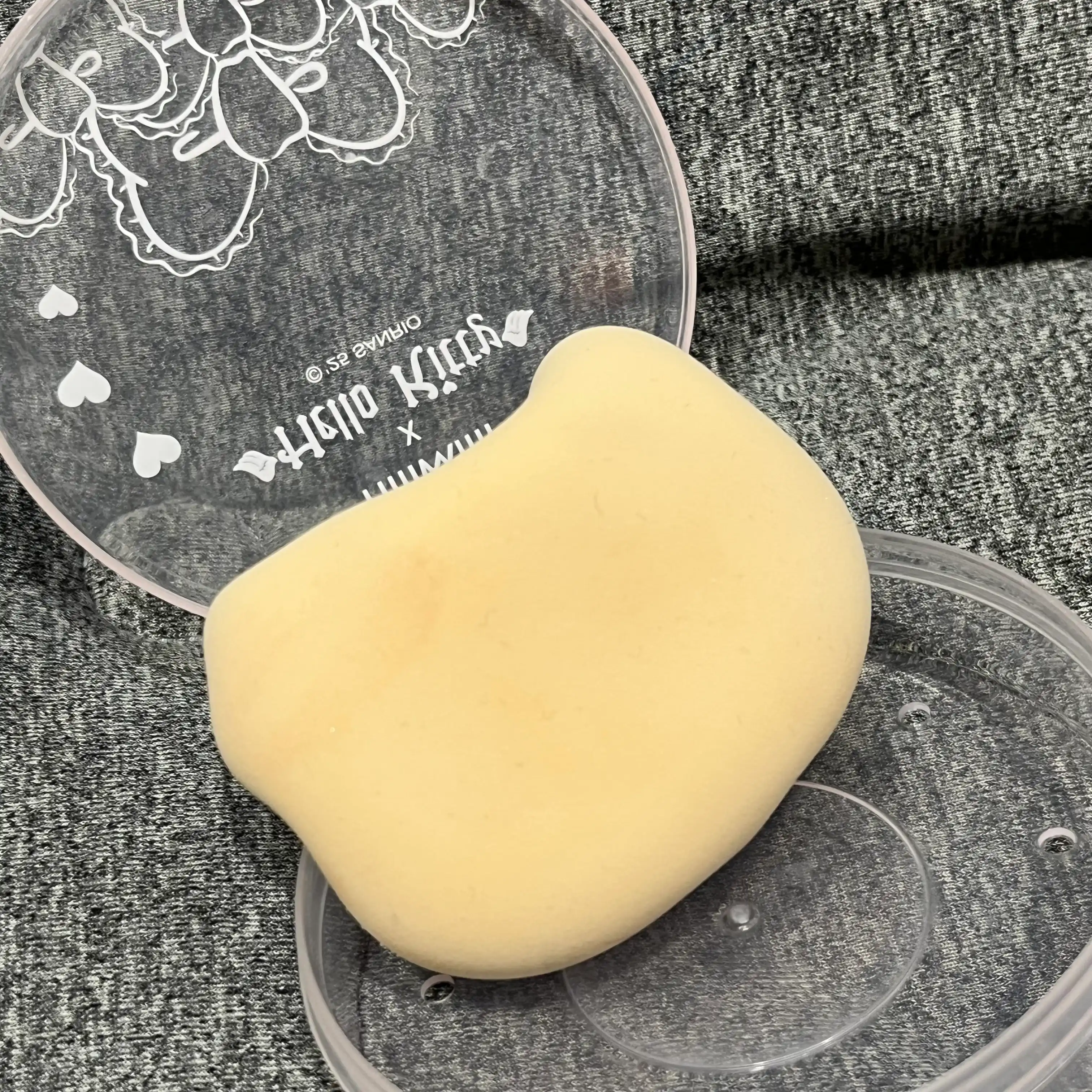 언니의파우치 리뷰 이미지 2 - [(필리밀리X헬로키티 천사와악마) 정교한 통통퍼프]