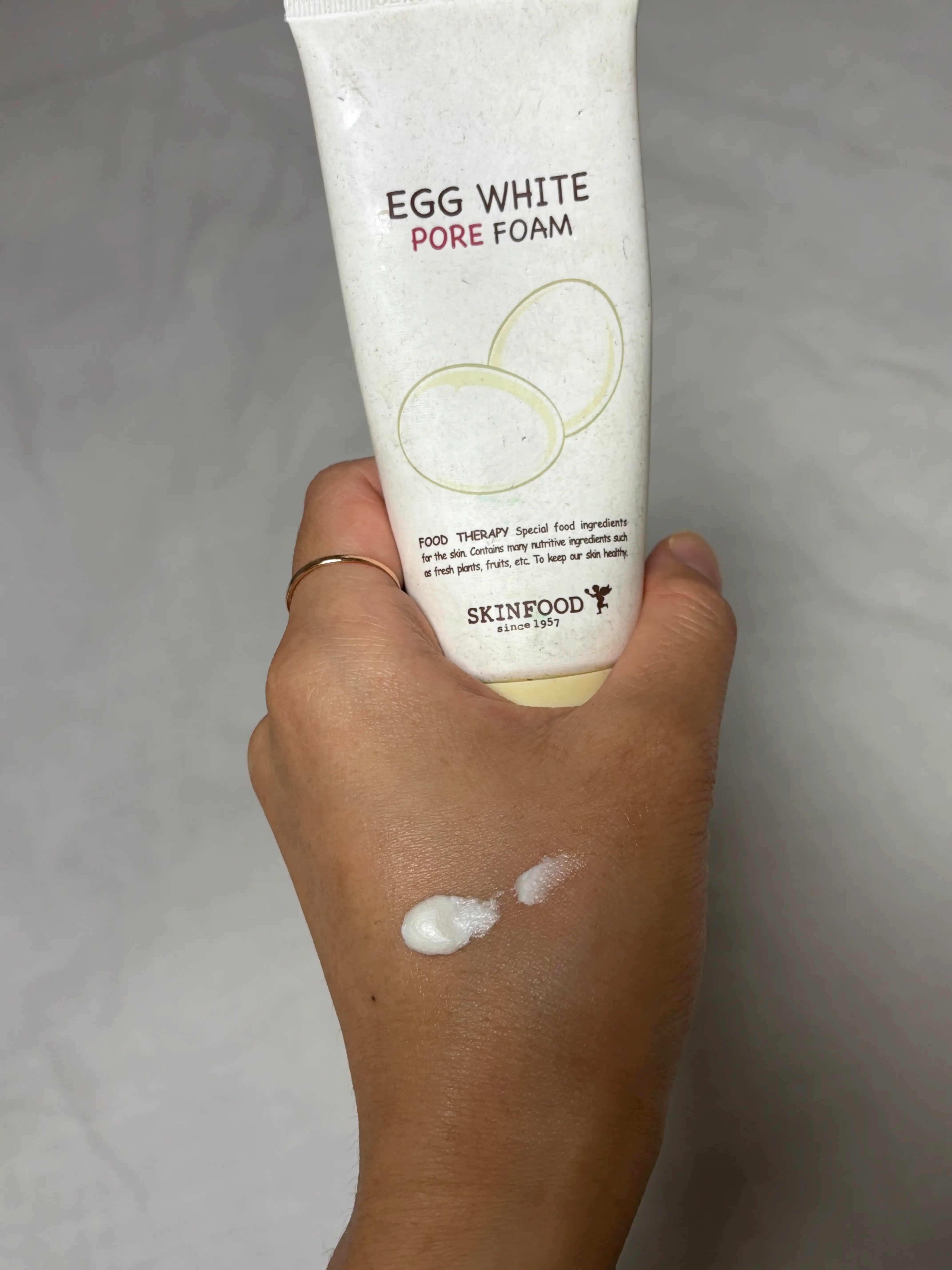 언니의파우치 리뷰 이미지 2 - [에그 화이트 퍼펙트 포어 클렌징 폼]